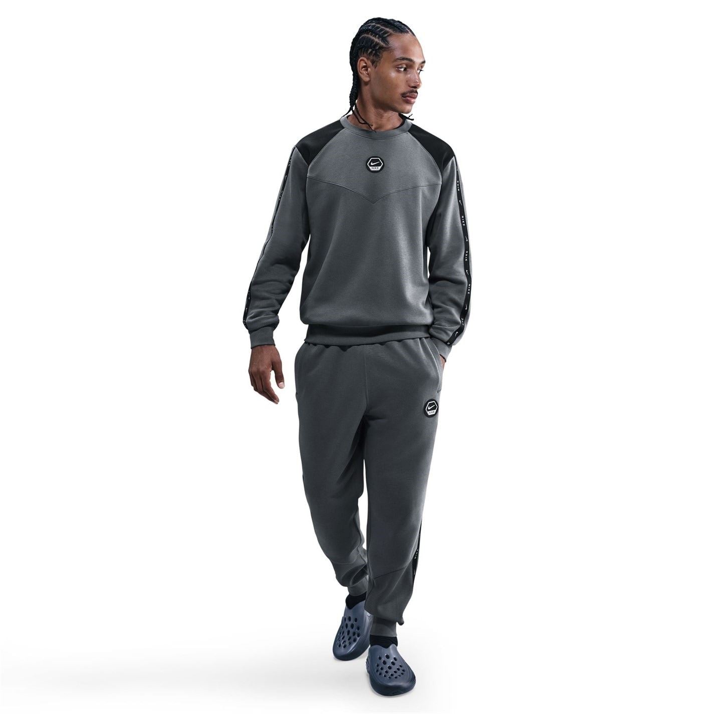 Nike Crew Neck Ribbed Collar Long Sleeve Raglan Sweatshirt