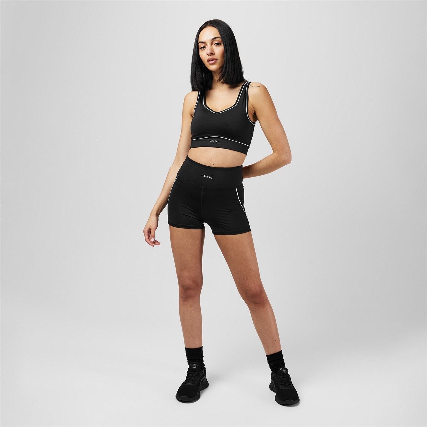 USA Pro Sophie Habboo Piping Cropped Snug Fit Bra