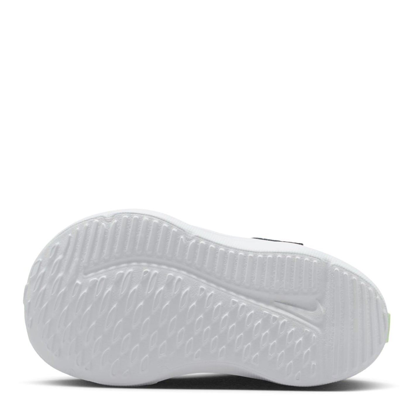 Nike Cosmic Runner Low Top Sneakers with Adjustable Drawstring