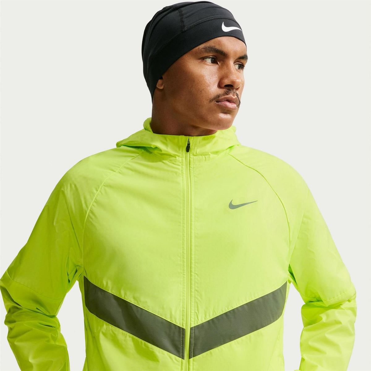 Nike Miler Hooded Running Jacket with Reflective Accents