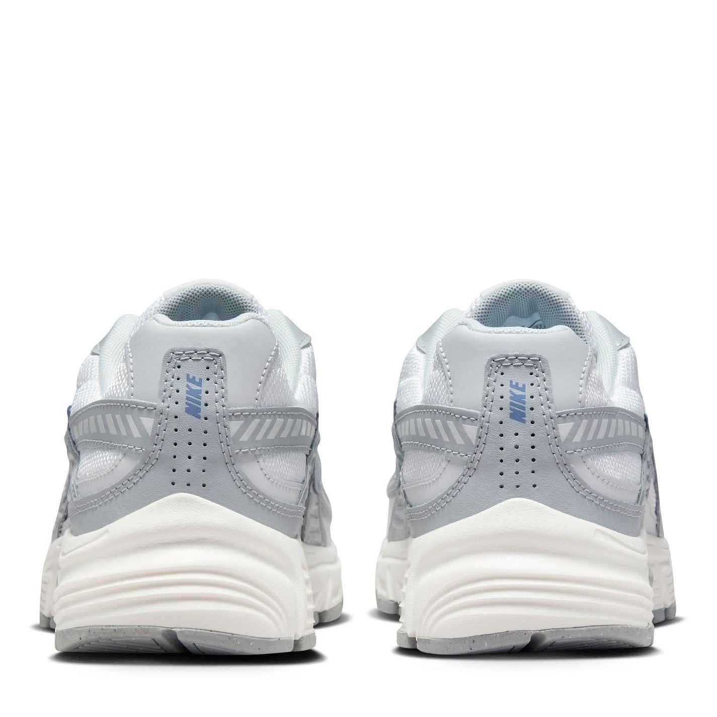 Nike Initiator Low Top Sneakers