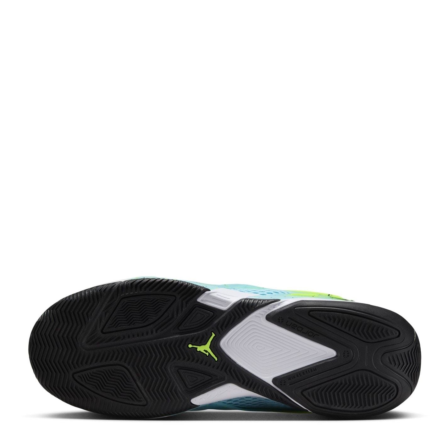 Nike Heir Basketball Round Toe Flat Heel Trainers