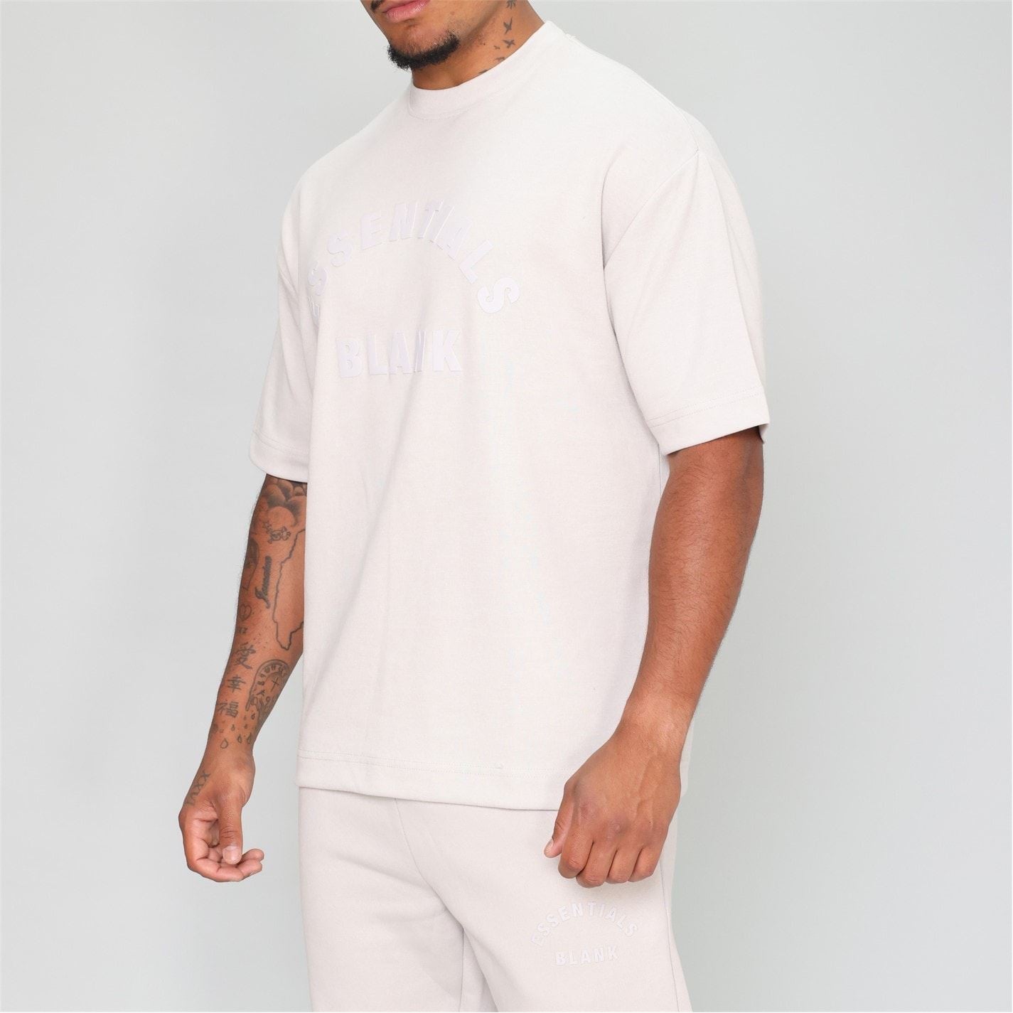Blank Essentials Essentials Arch T-Shirt