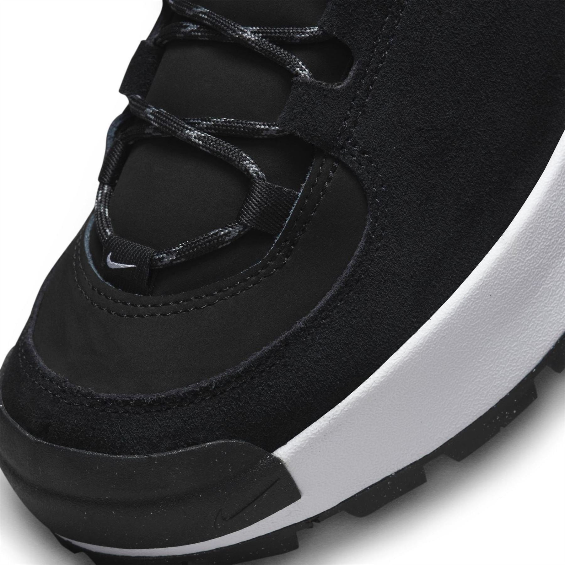 Nike Classic Lace Up Chukka Boots Flats