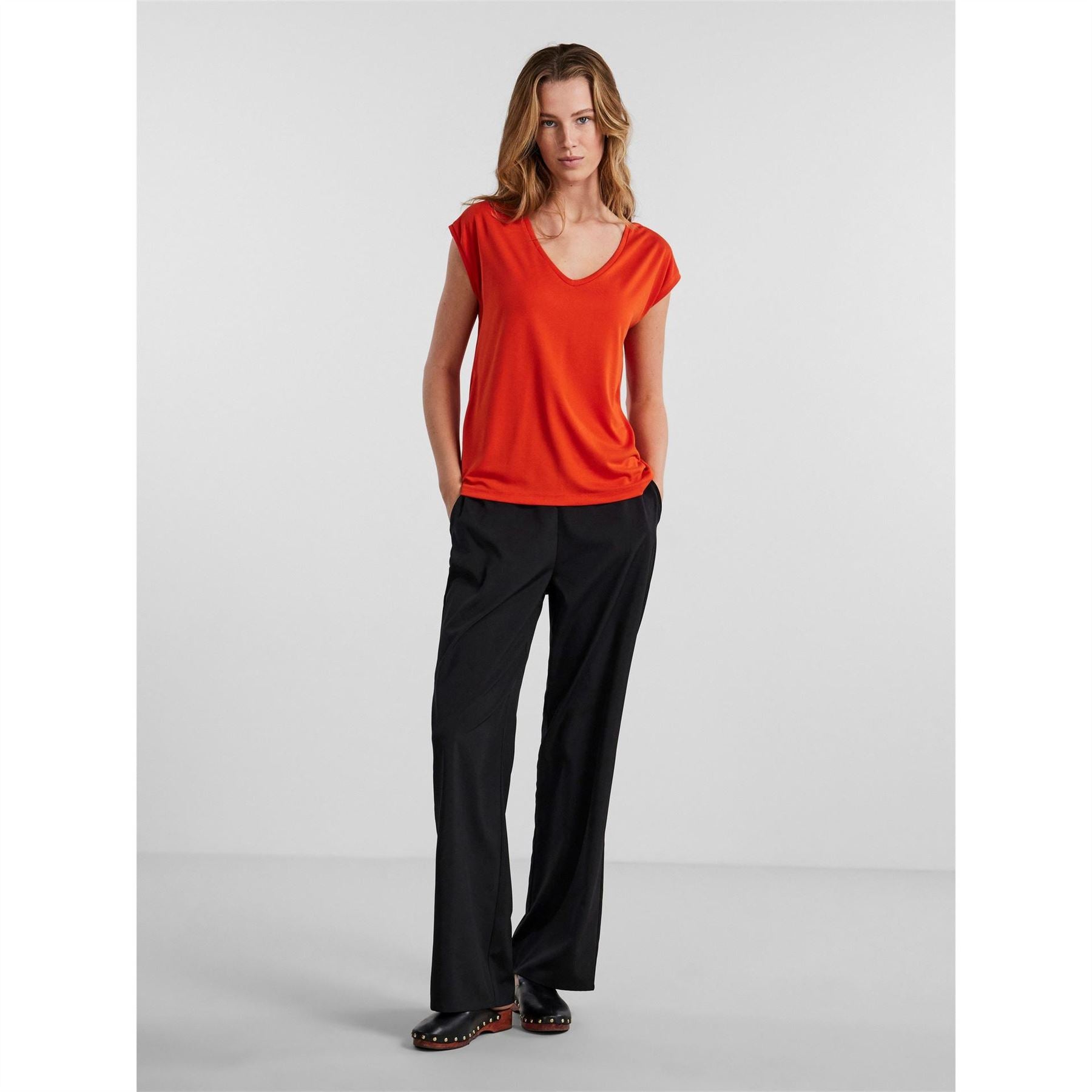 Pieces Regular Fit Knit V-Neck T-Shirt