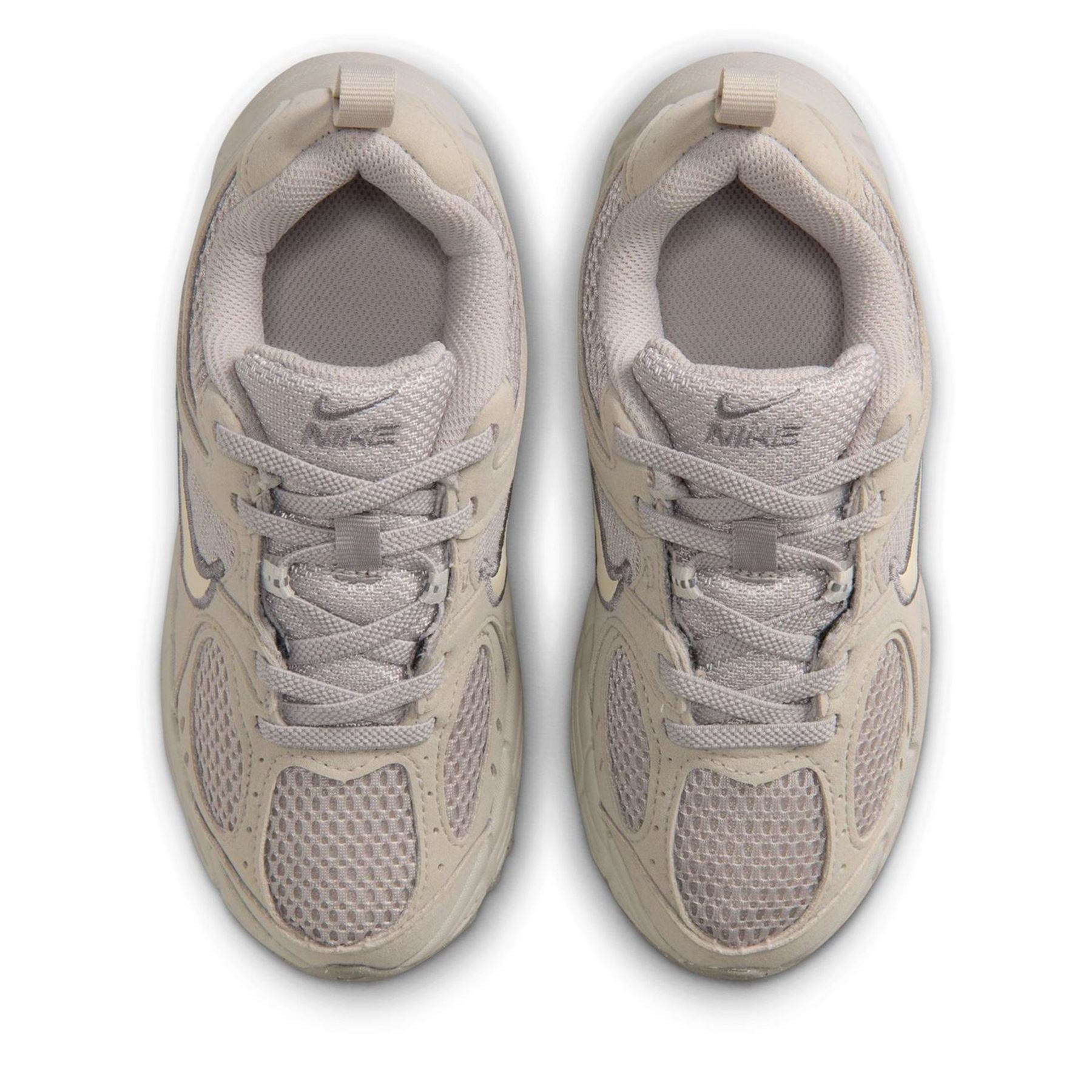Nike V5 Rnr Lace Up Low Top Sneakers