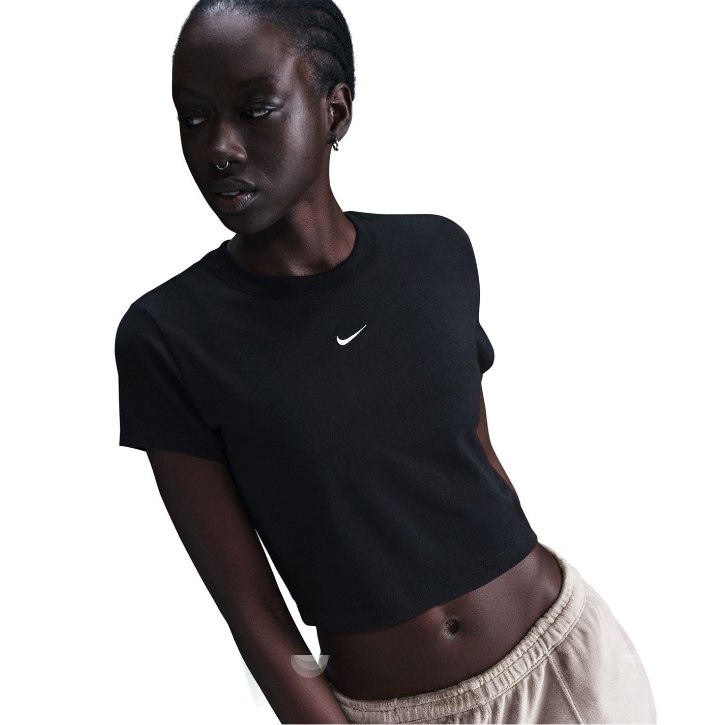 Nike Cropped Relaxed Fit Crew Neck T-Shirt
