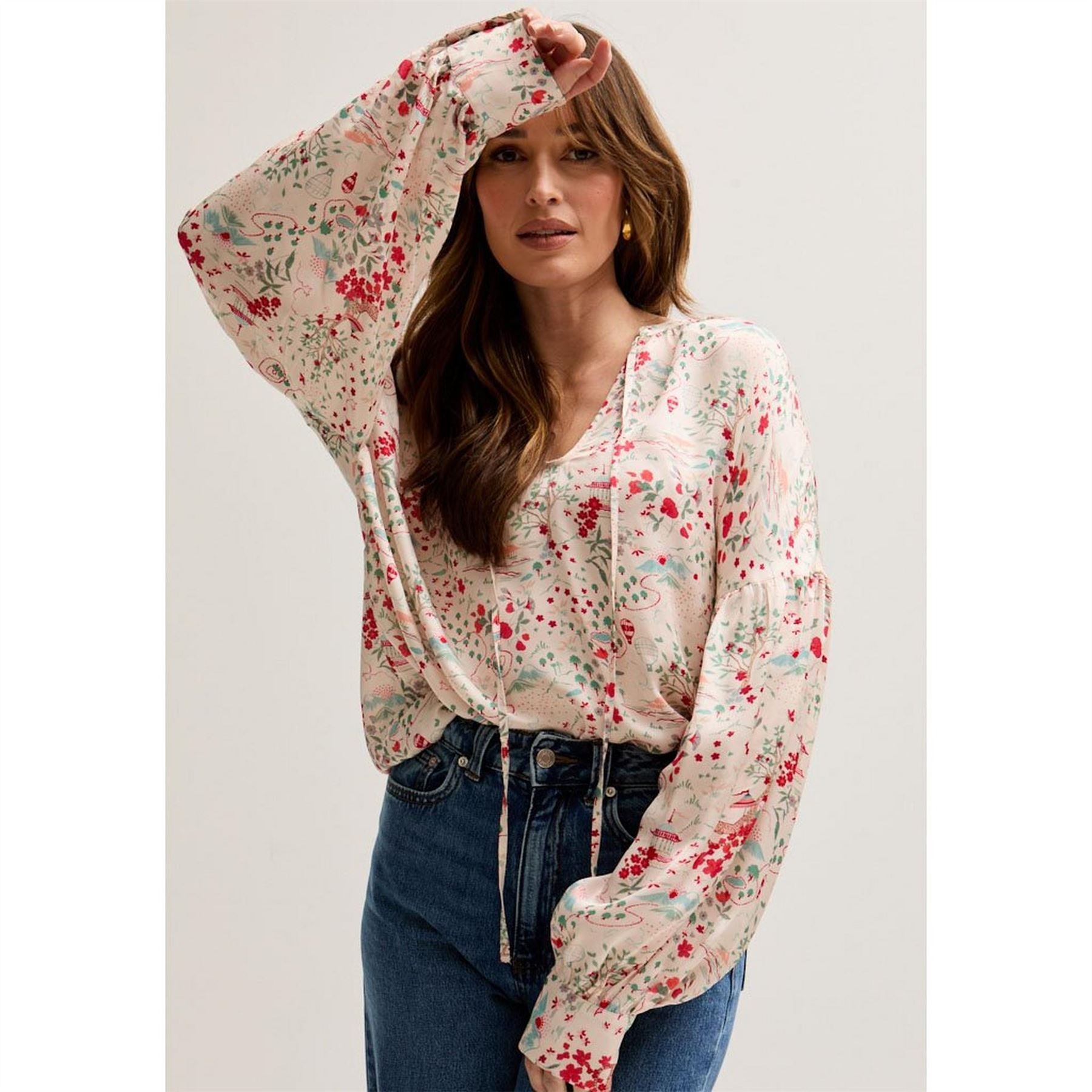 Lily and Lionel Billowy Sleeves Wishing Well Print Blouse In Multi