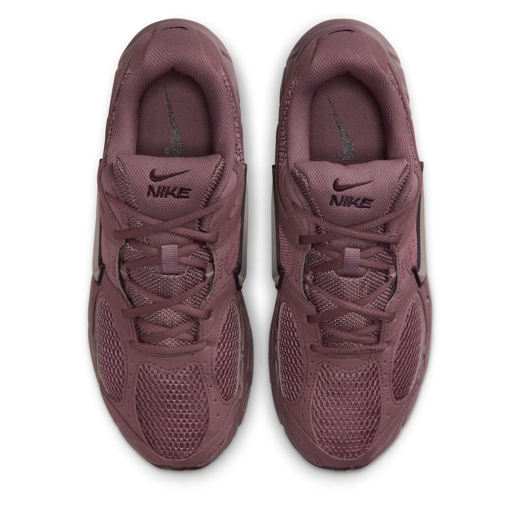 Nike Vomero 5 Running Flat Heel Trainers