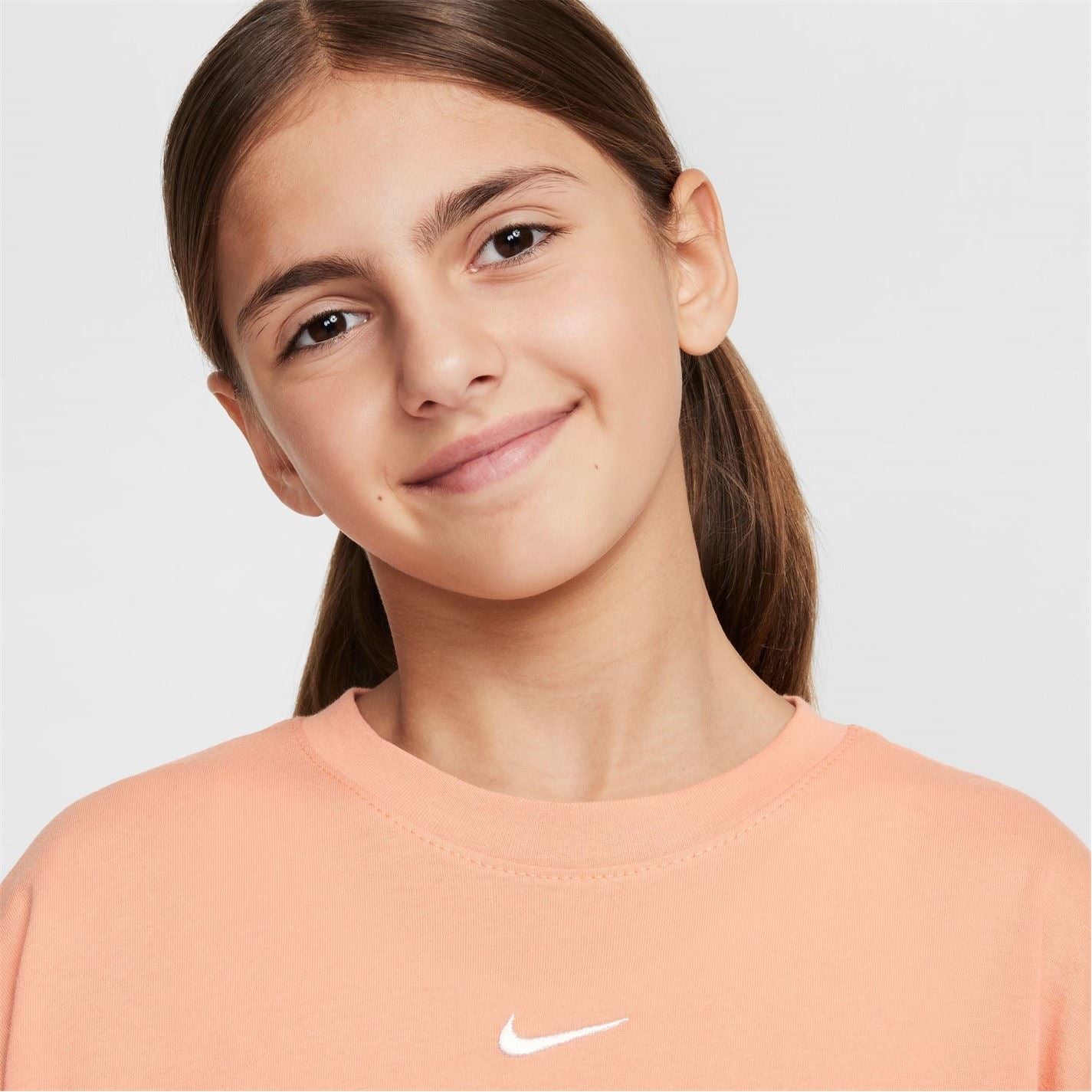 Nike Sportswear Big Kids (girls) T-Shirt