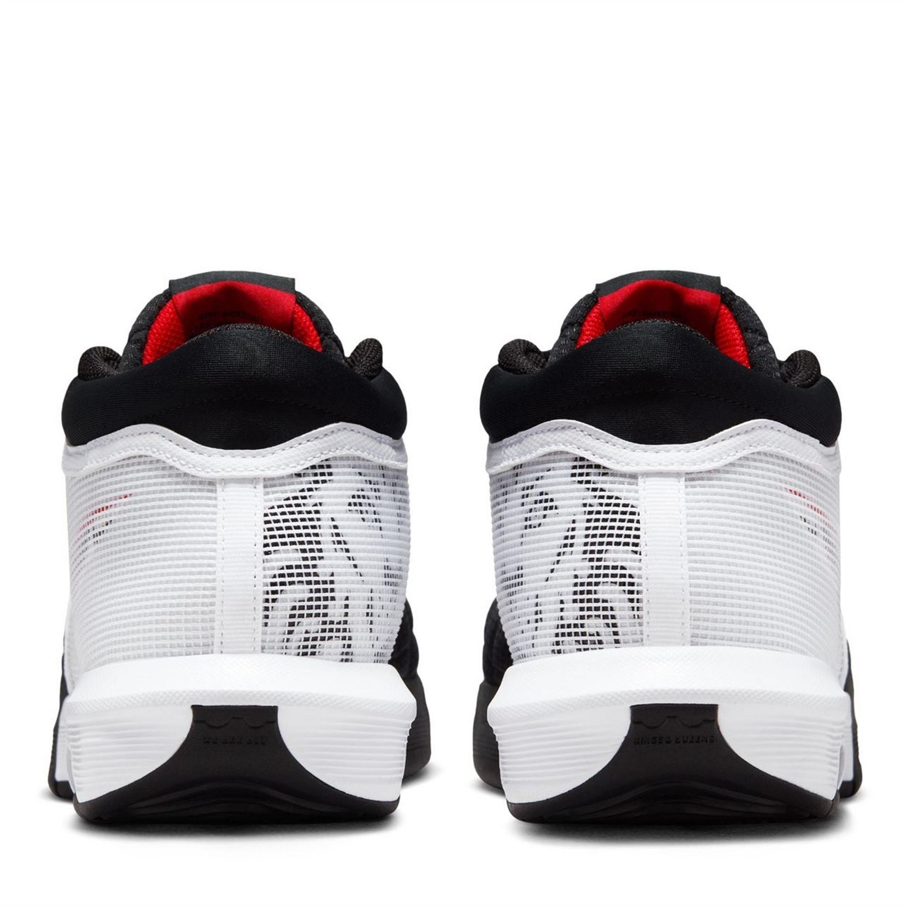 Nike Lebron Witness VIII Mid Top Basketball Sneakers