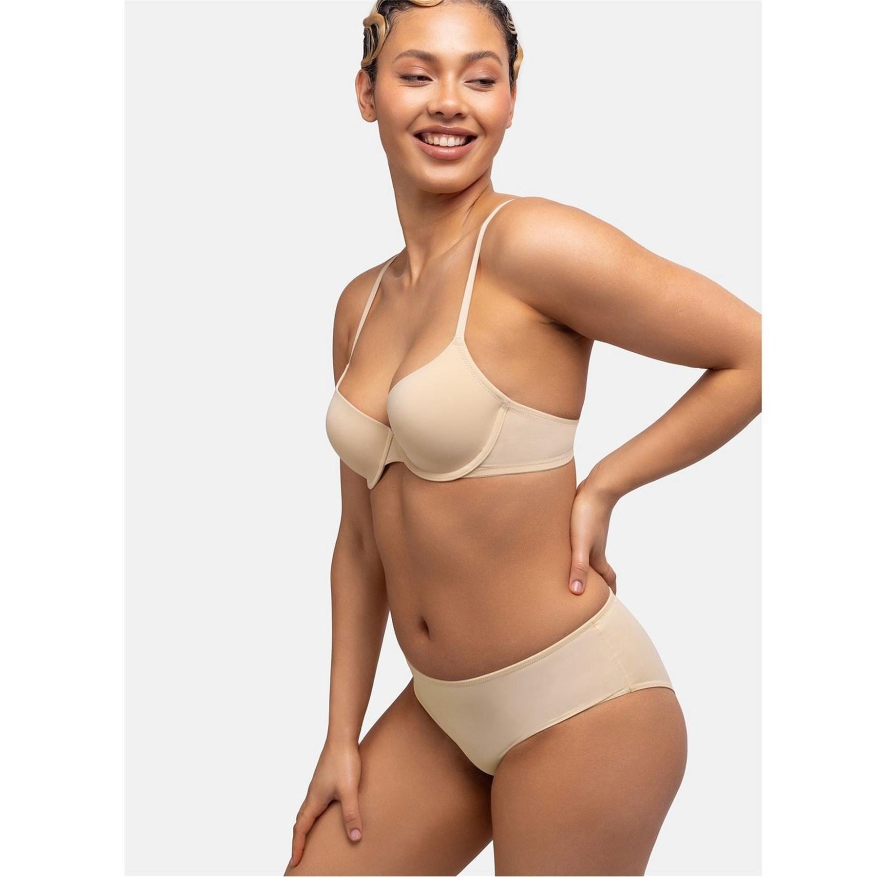 Dorina Bra