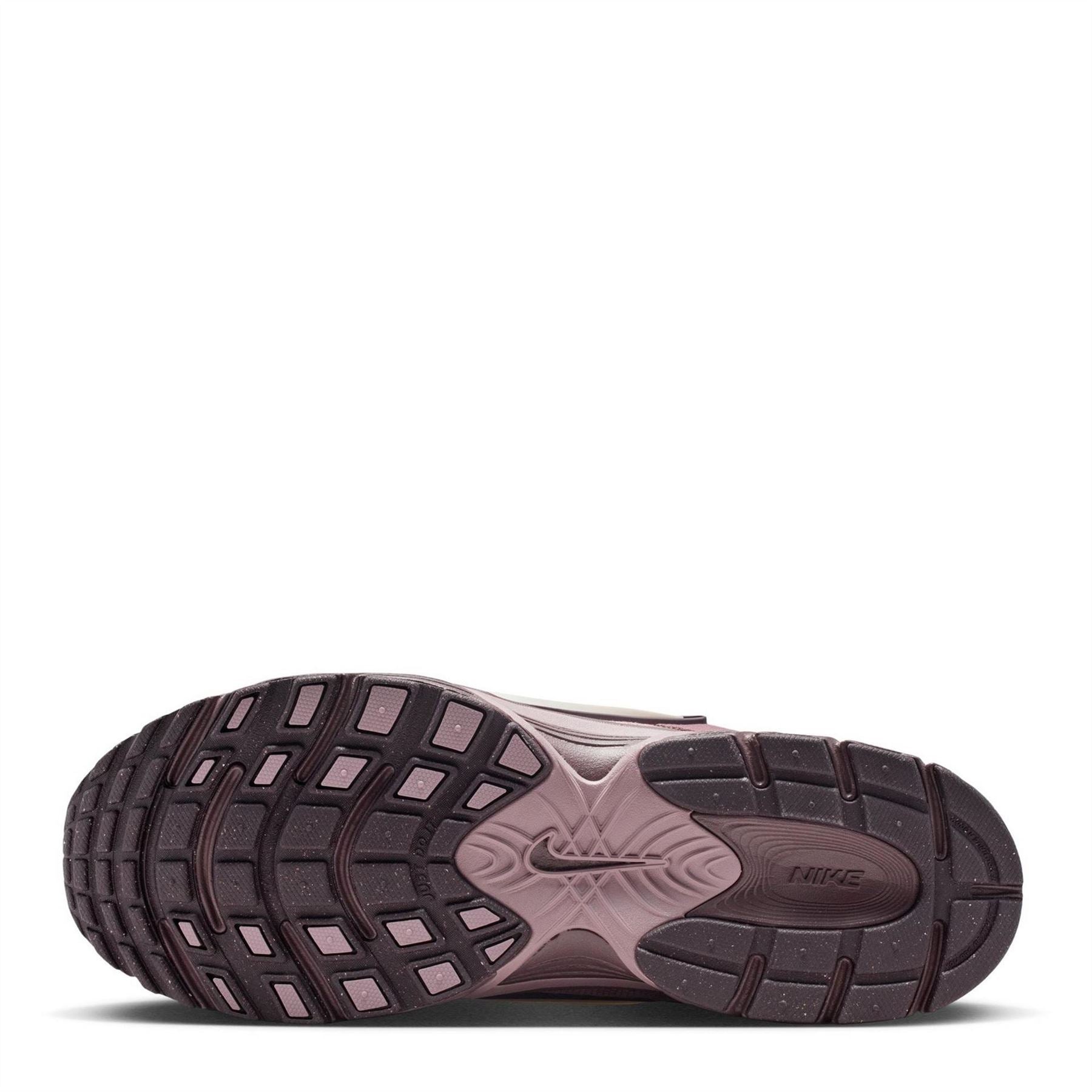 Nike Vomero 5 Running Flat Heel Trainers
