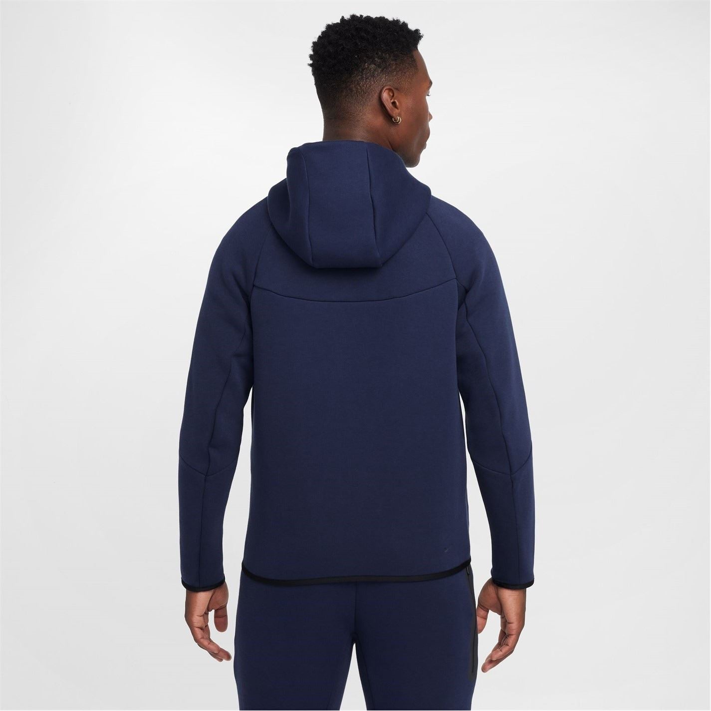 Nike Regular Fit Zipped Pocket Raglan Sleeve Full-Zip Sweatshirt