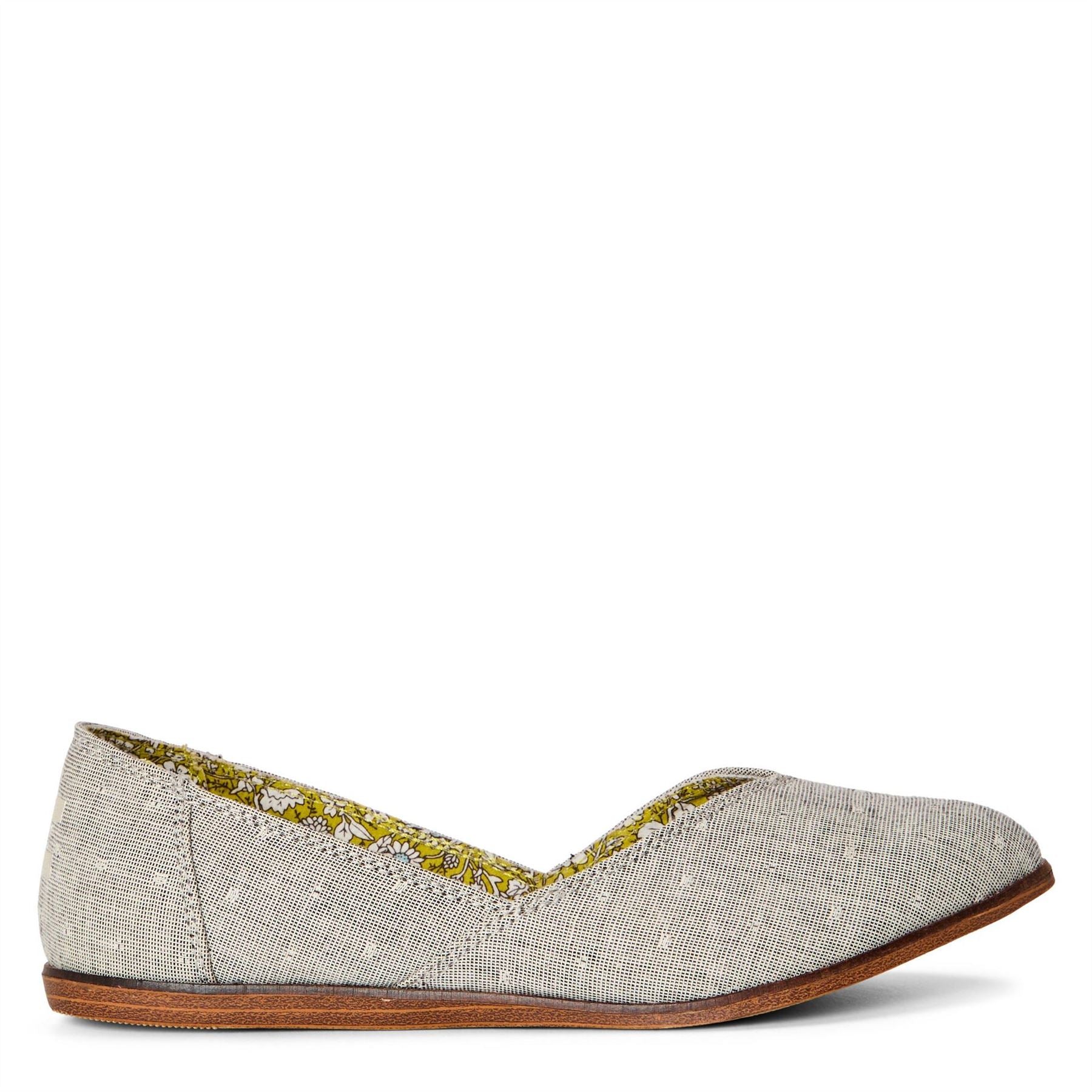 Toms Dot Juniors