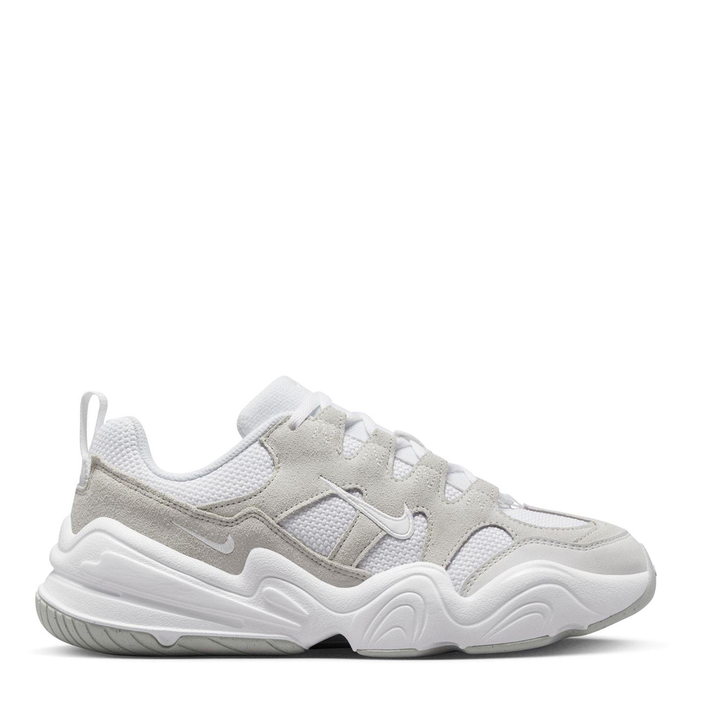 Nike Tech Hera Low Top Sneakers