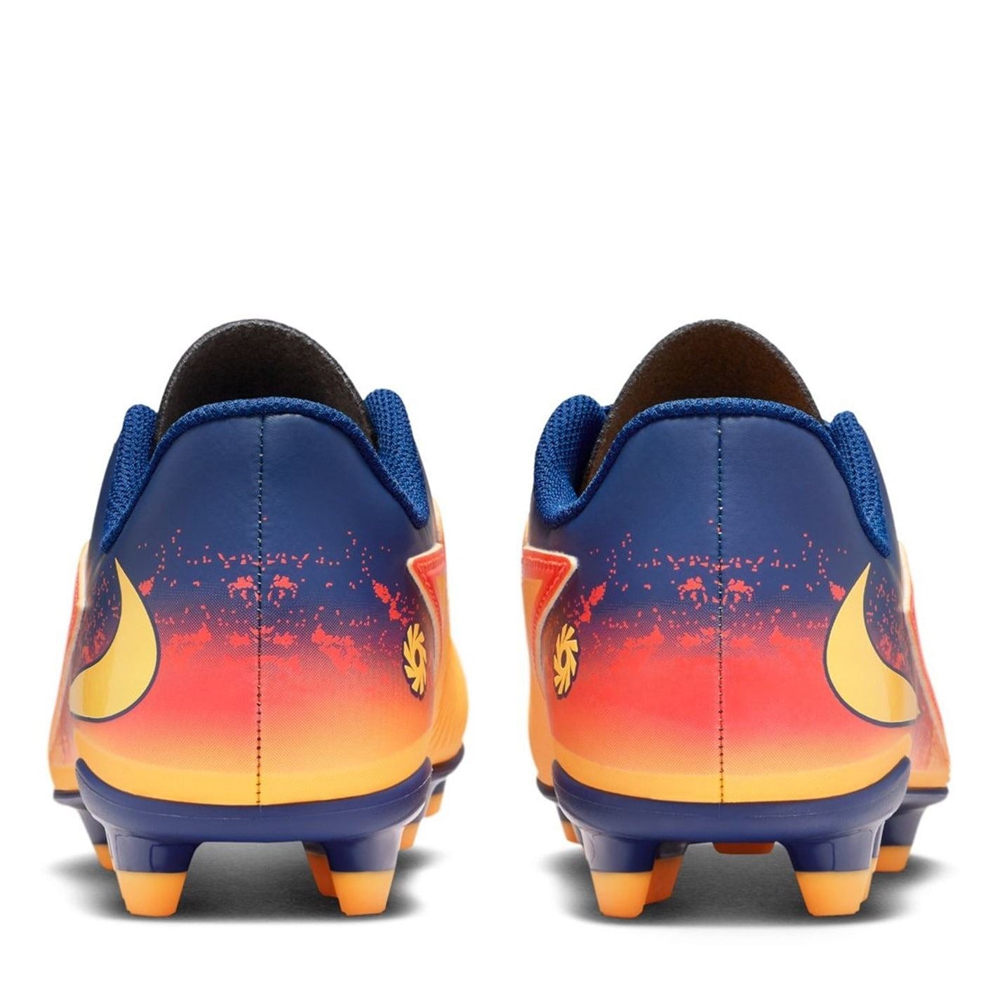 Nike Phantom 6 Club Juniors Multi Ground Football Boots