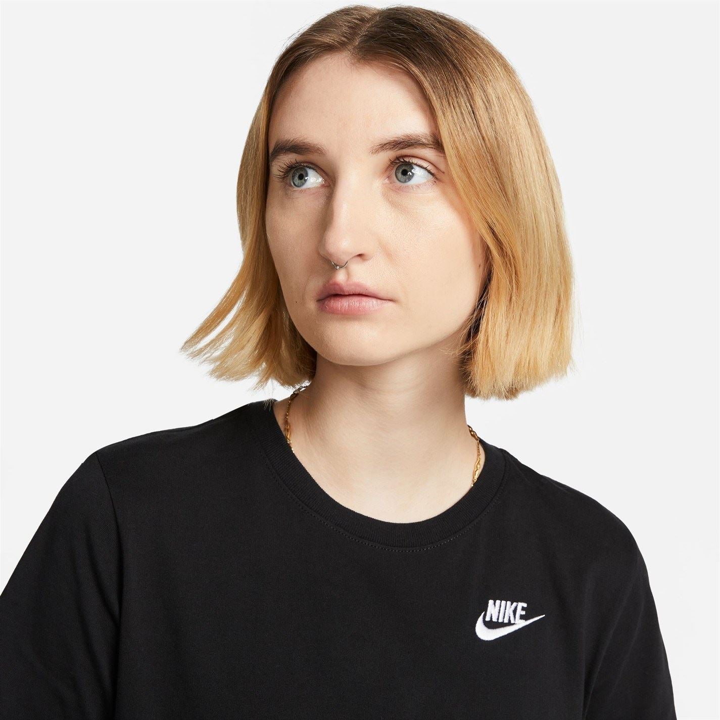 Nike Womens Sportswear Club T-Shirt
