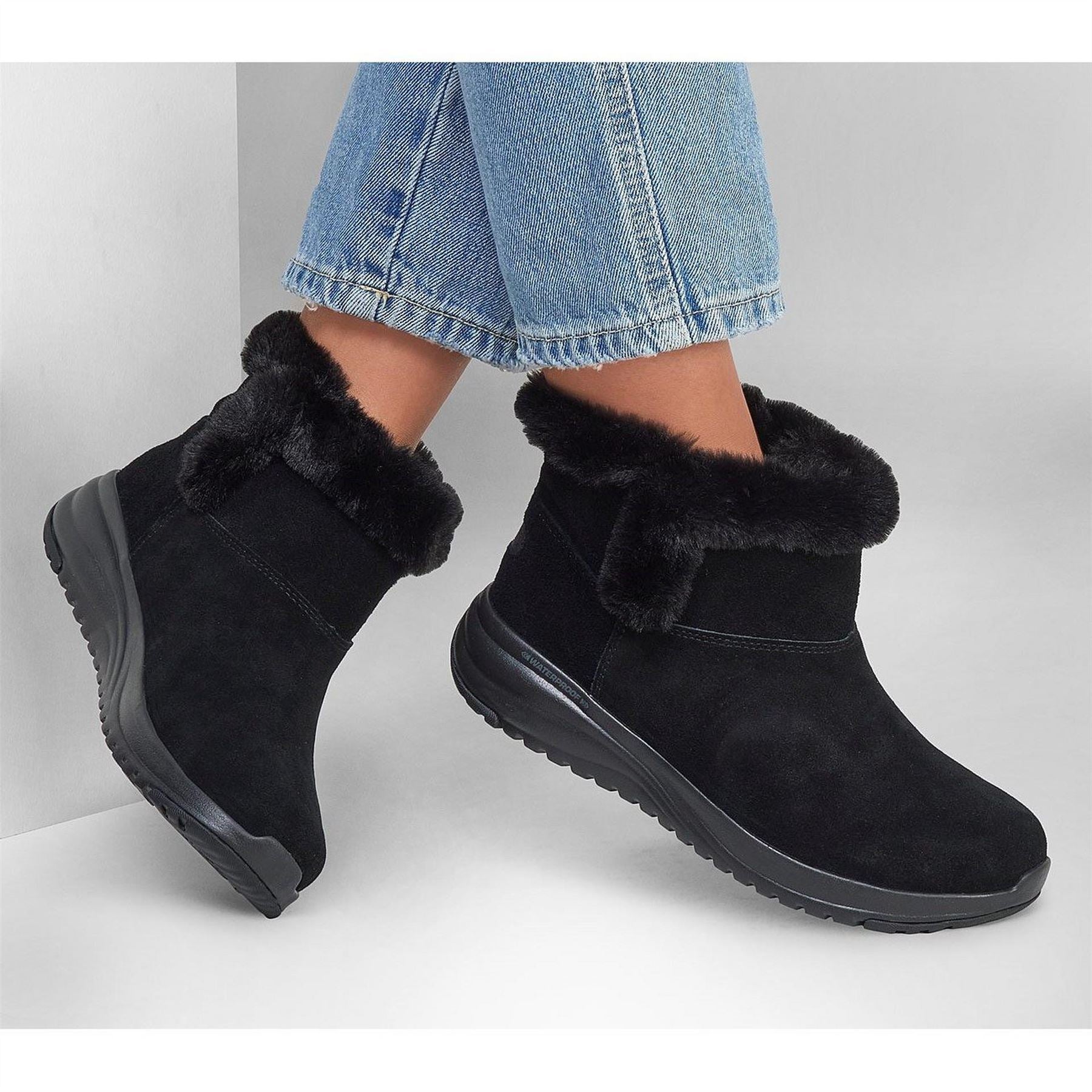 Skechers Womens On The Go Stellar   Cozy Step Snug Boots