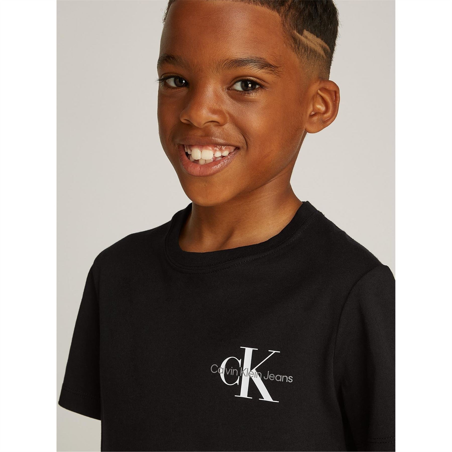 Calvin Klein Jeans Regular Fit Short Sleeve Crew Neck T-Shirt