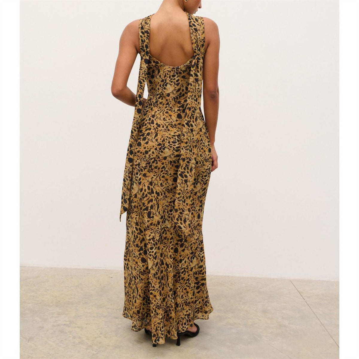 Pretty Lavish Arden High Ld64
