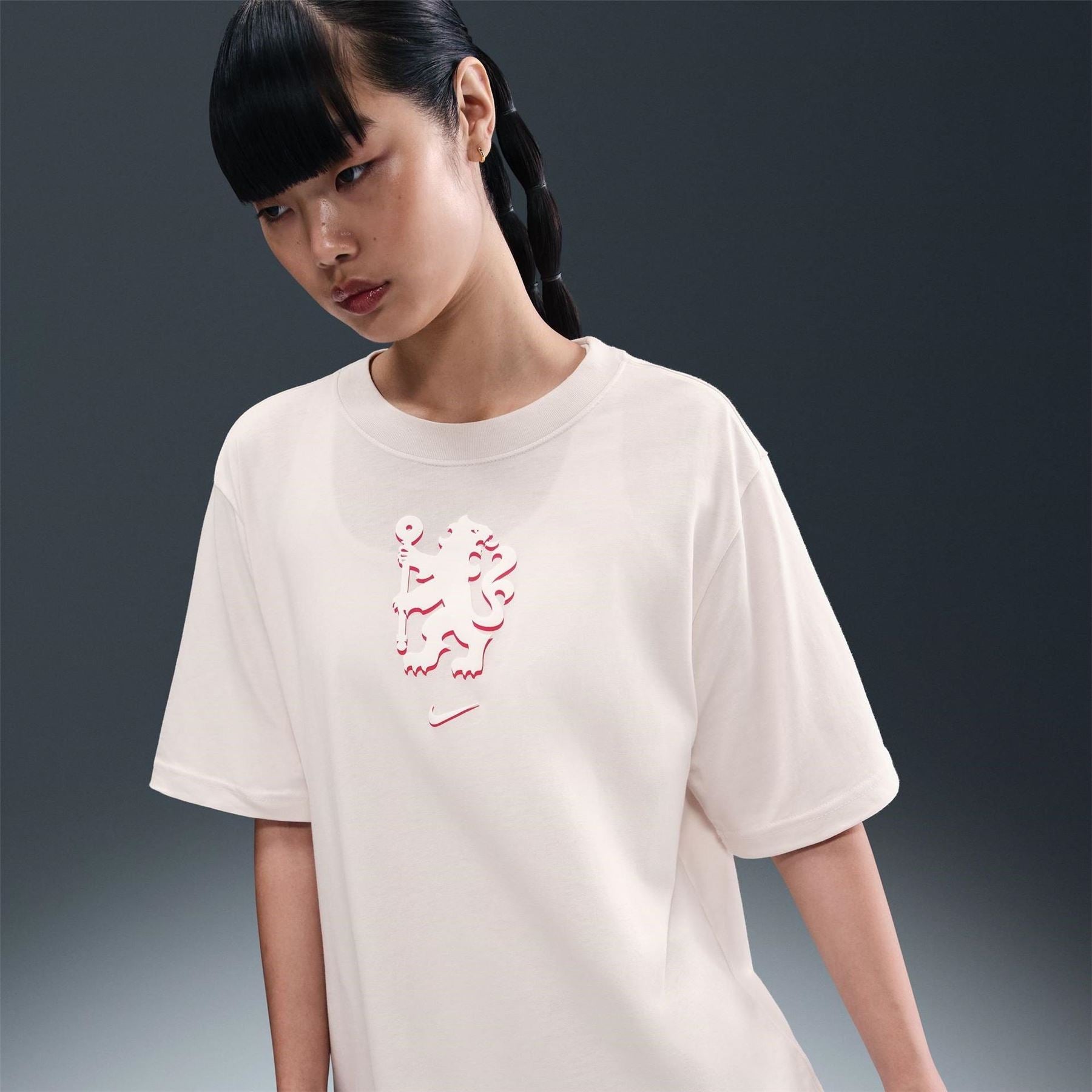 Nike Womens Chelsea Lion T-Shirt