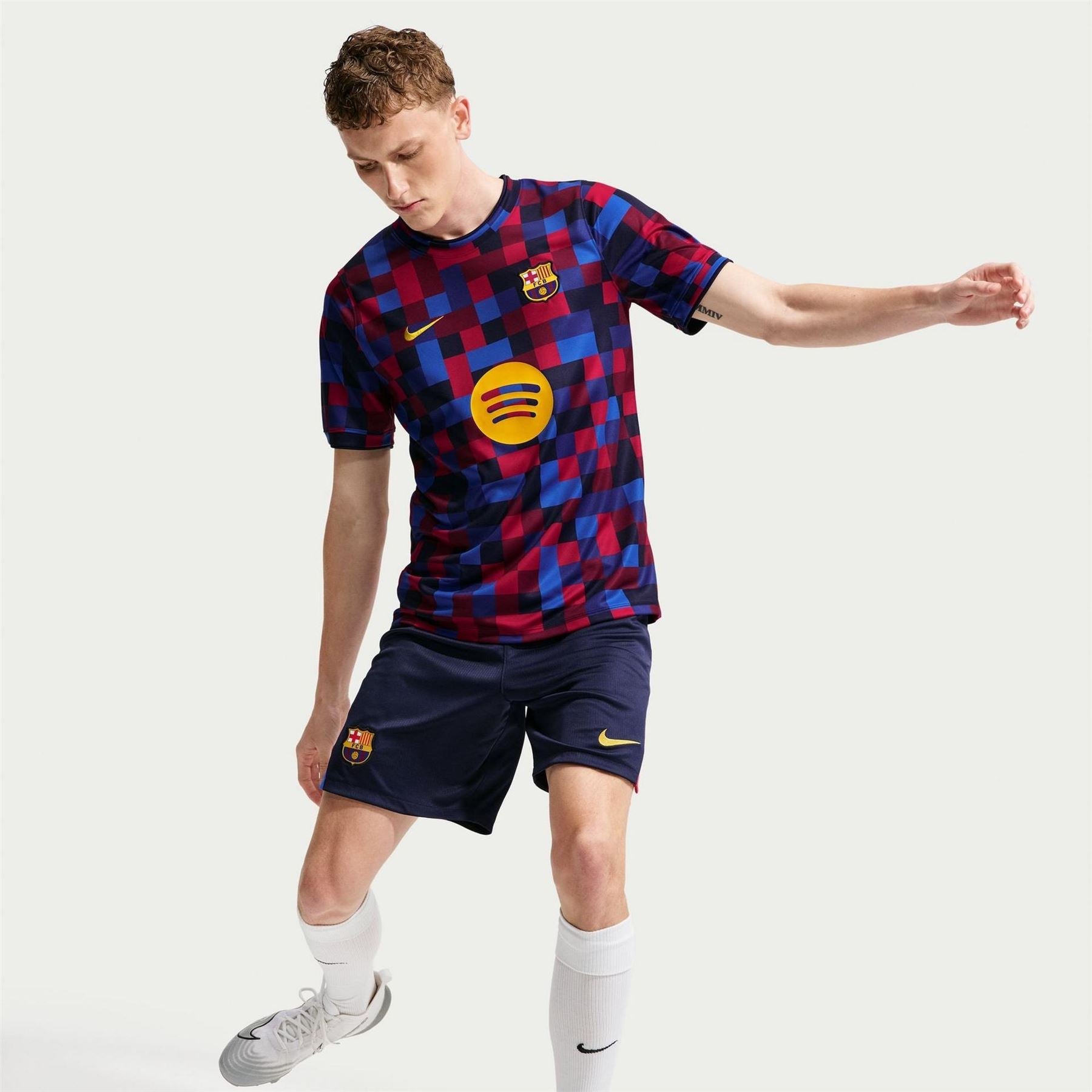 Nike Mens Barcelona Pre Match Shirt 2026 27