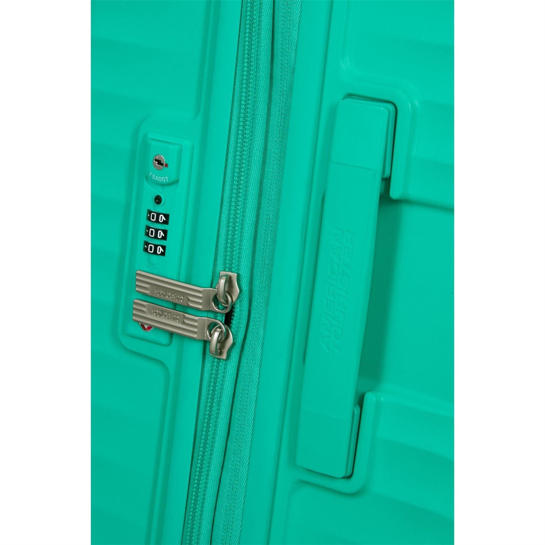 American Tourister Spinner 68x47x31 34cm Exp Tsa Medium Hard Suitcase