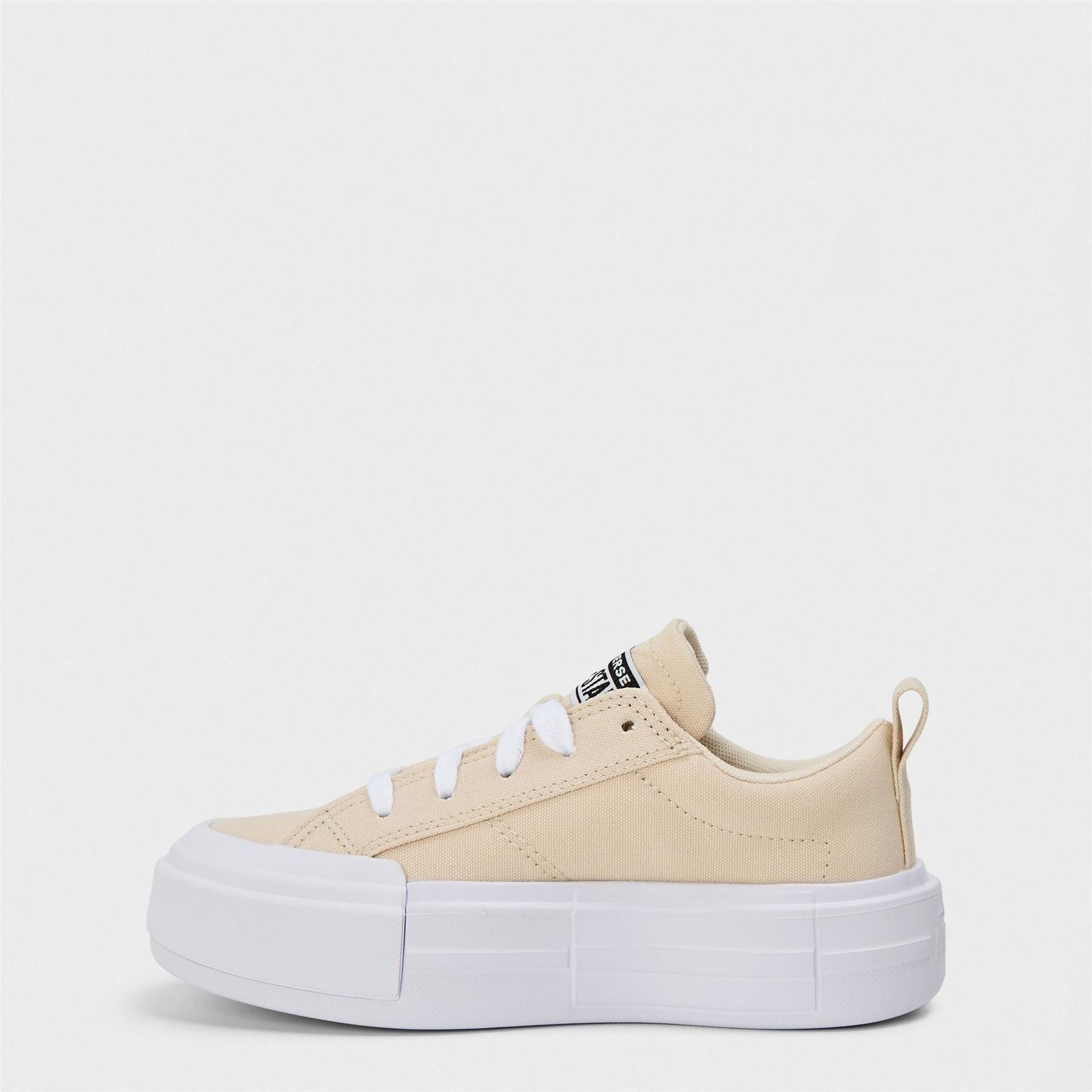 Converse Cruise Low Canvasas Trainers
