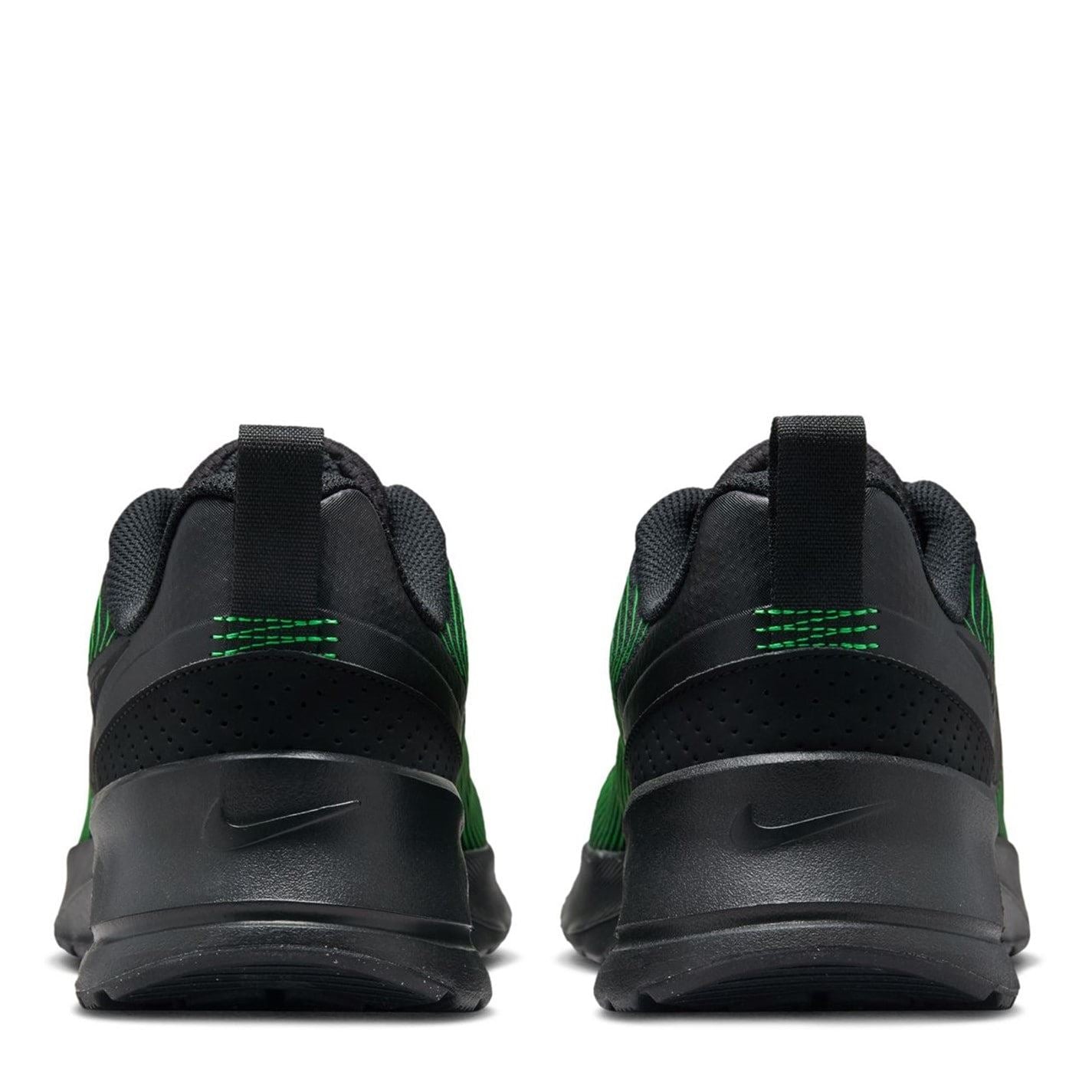 Nike Air Max Nuaxis Low Top Running Sneakers