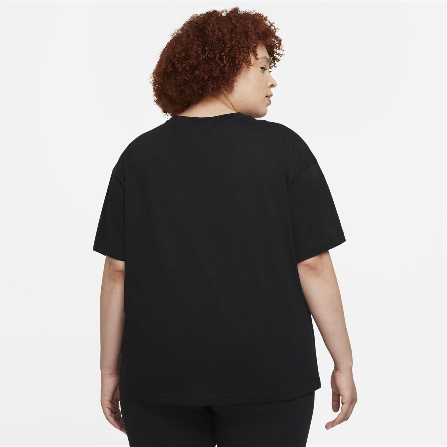 Nike Essential Regular Fit Crew Neck T-Shirt