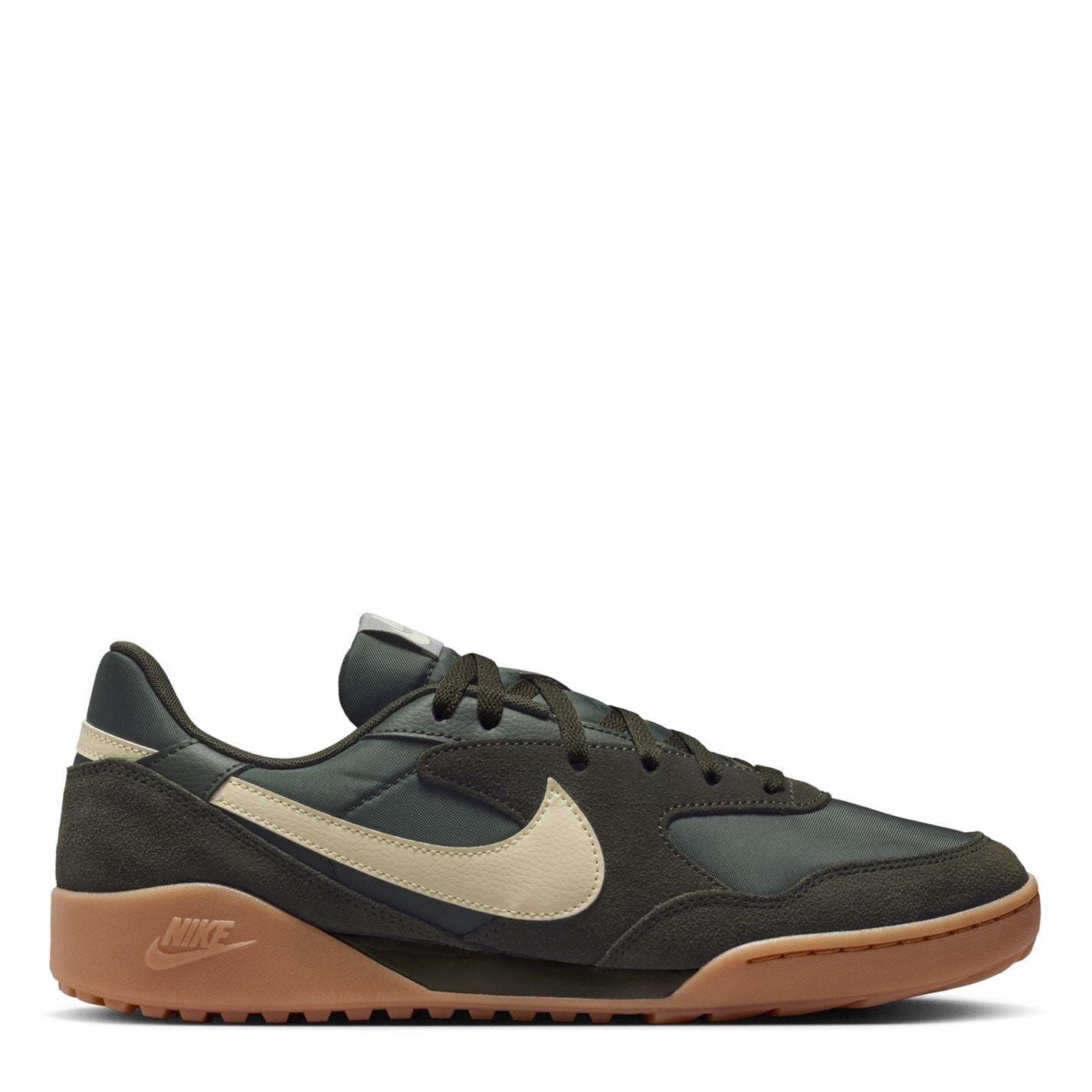 Nike Terra Manta SN54 Round Toe Low Top Sneakers