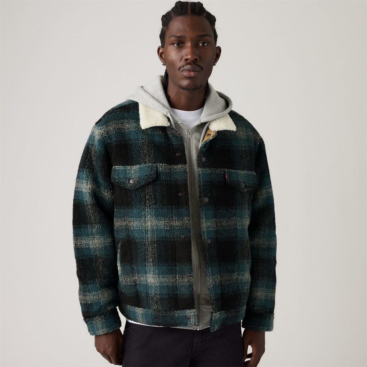 Levis Relaxed Fit Solid Patterned Sherpa Denim Jacket with Chest Pocket