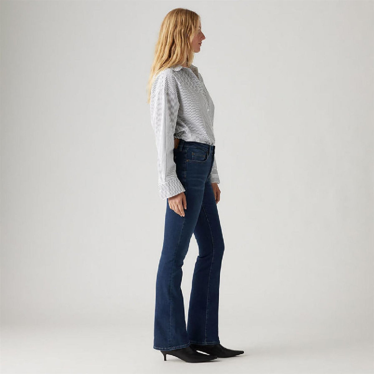 Levis 725 High Rise Bootcut Jeans