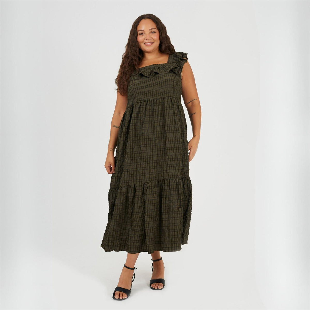 Brave Soul Plus Size Seersucker Maxi Dress With Tie Back Detail