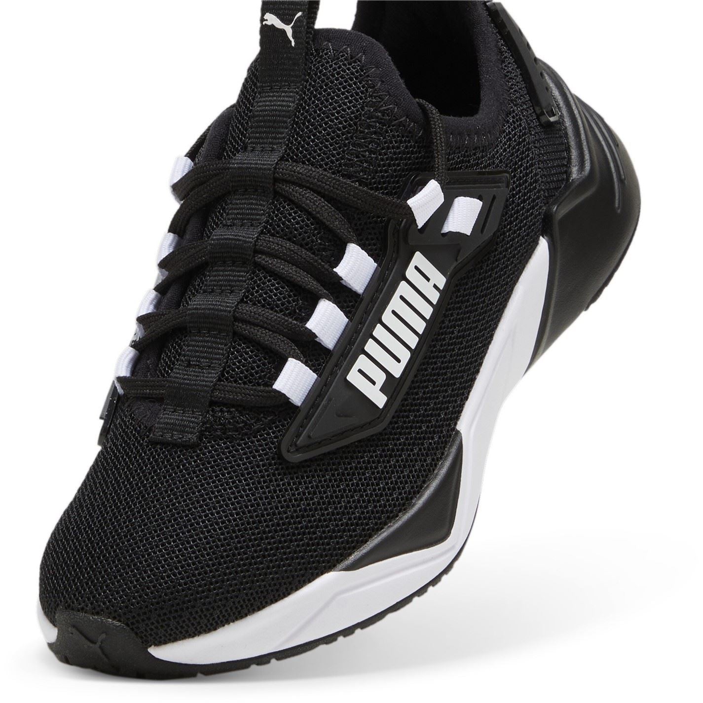 Puma Retaliate 3 Low Top Round Toe Flat Heel Sneakers
