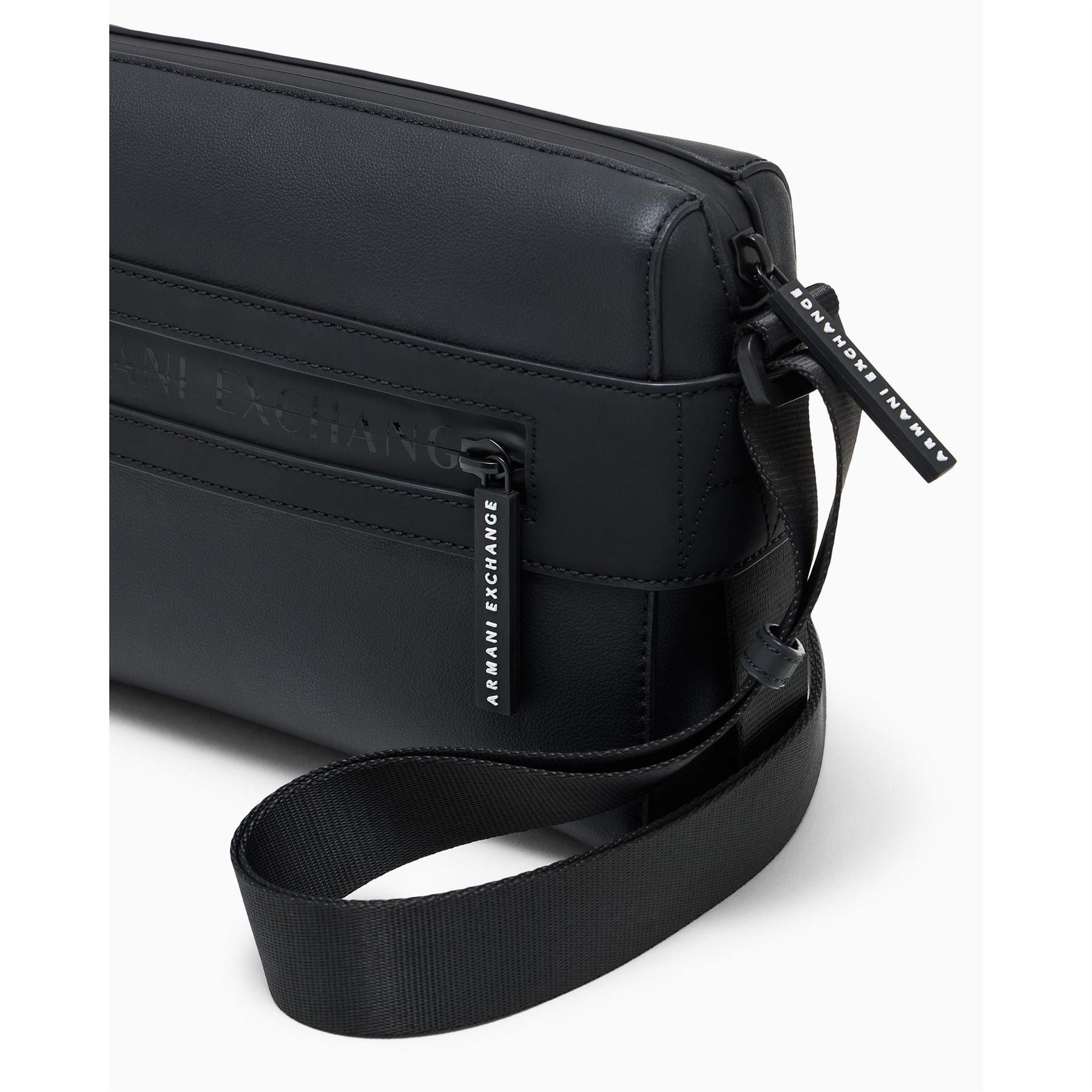Armani Exchange Exchange Crossbodyody Bag
