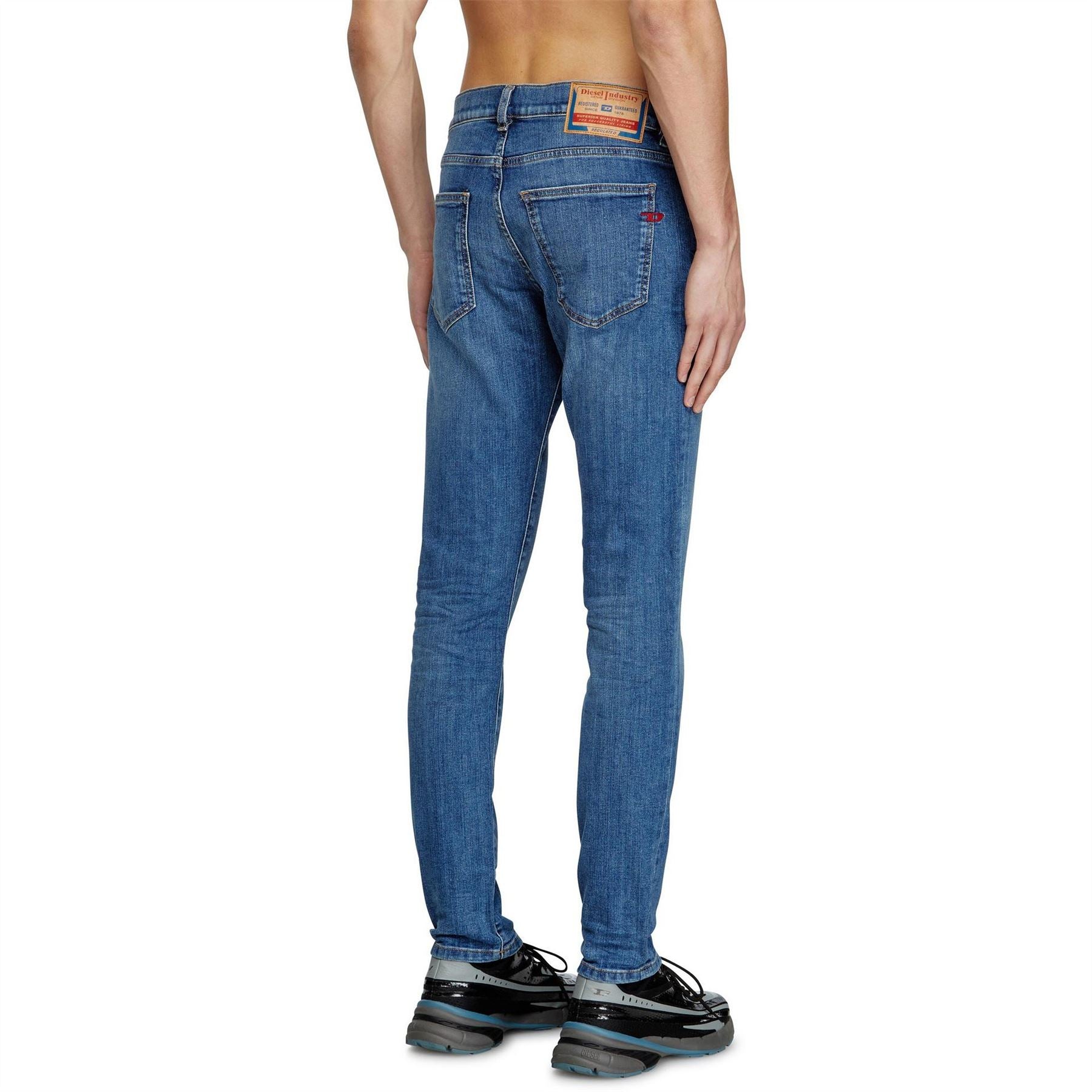 Diesel 2019 D Strukt