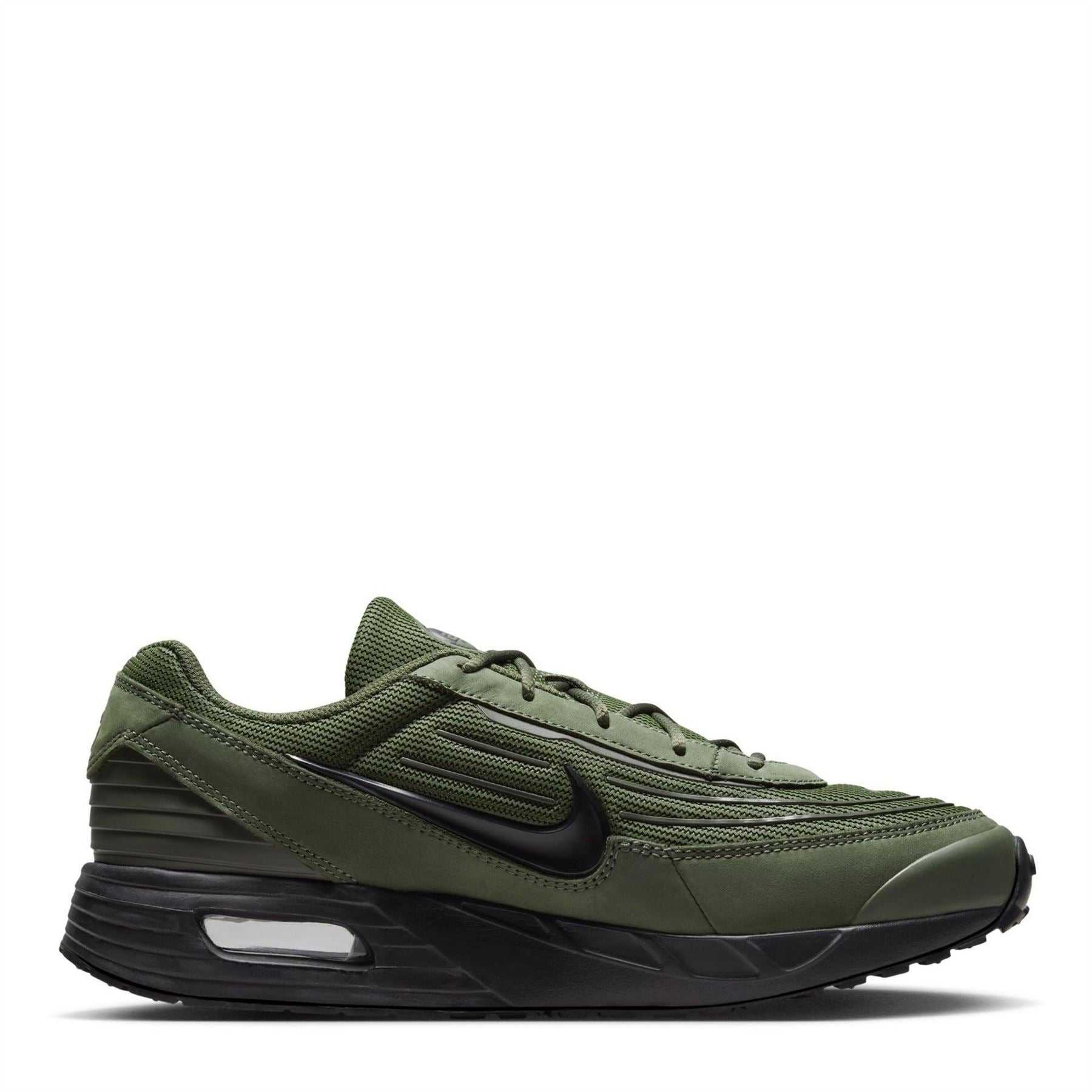 Nike Air Max Verse Low Top Sneakers
