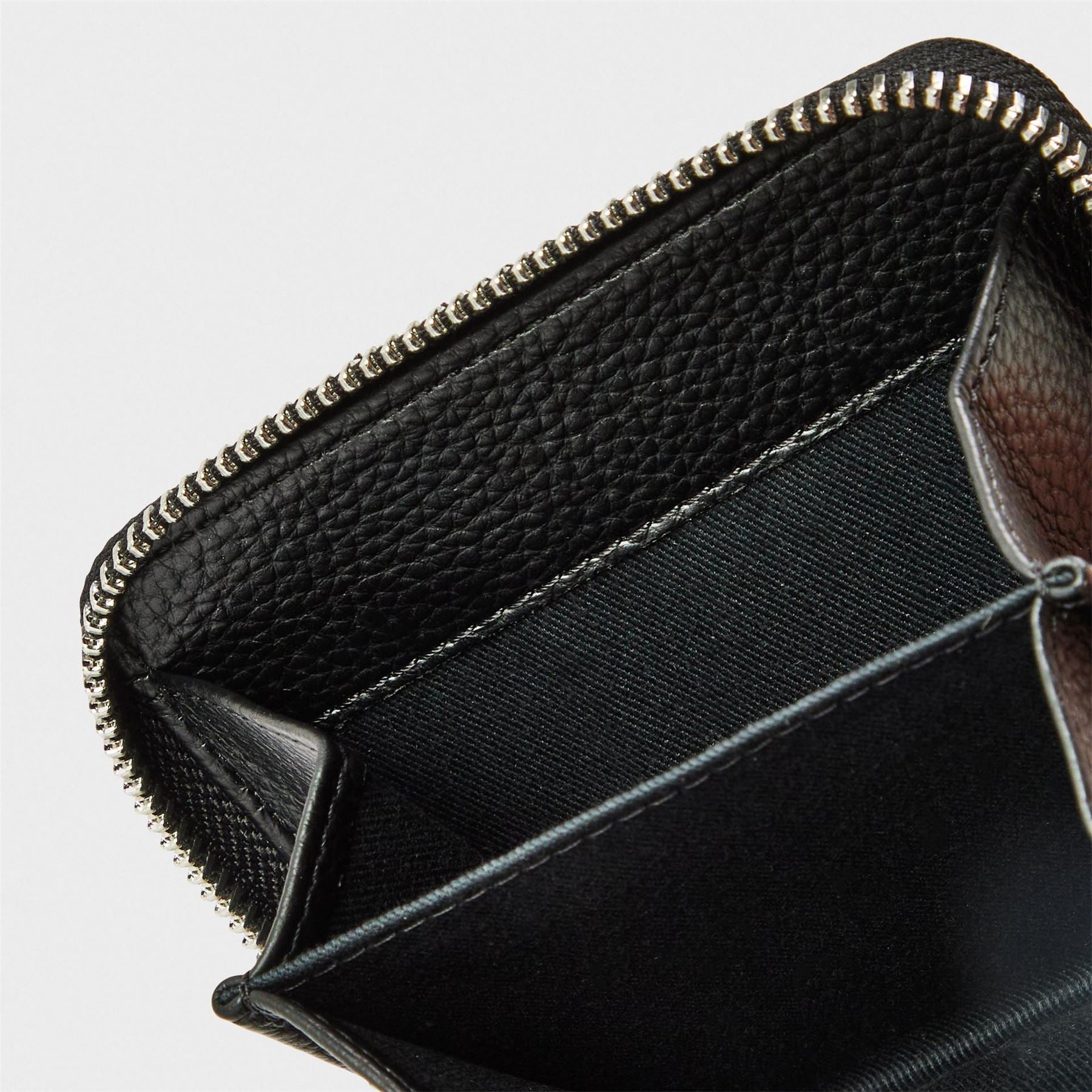 Vivienne Westwood Viv Zipped Billfold Wallet