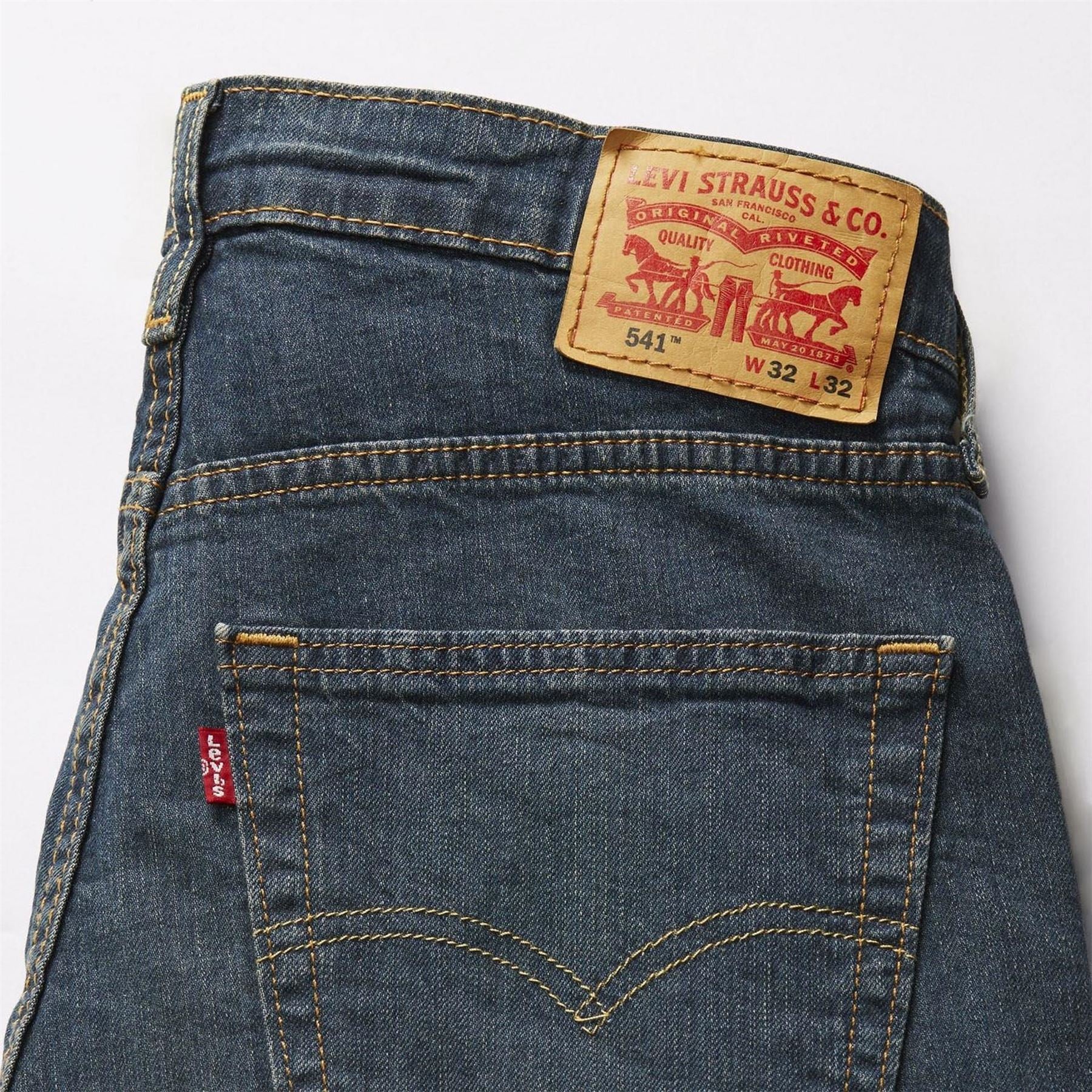 Levis Athletic Taper Jeans