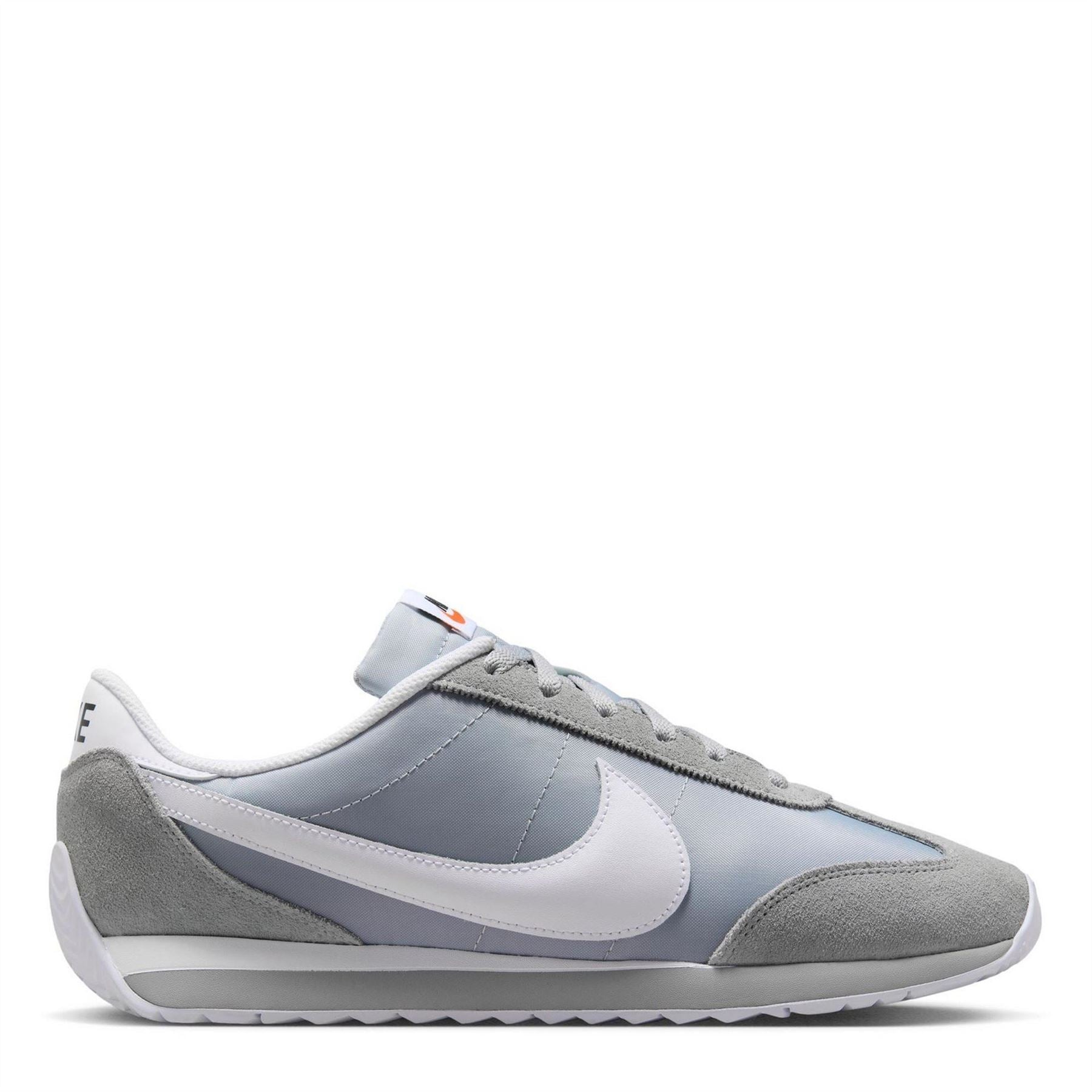 Nike Low Heel Round Toe Low Top Sneakers