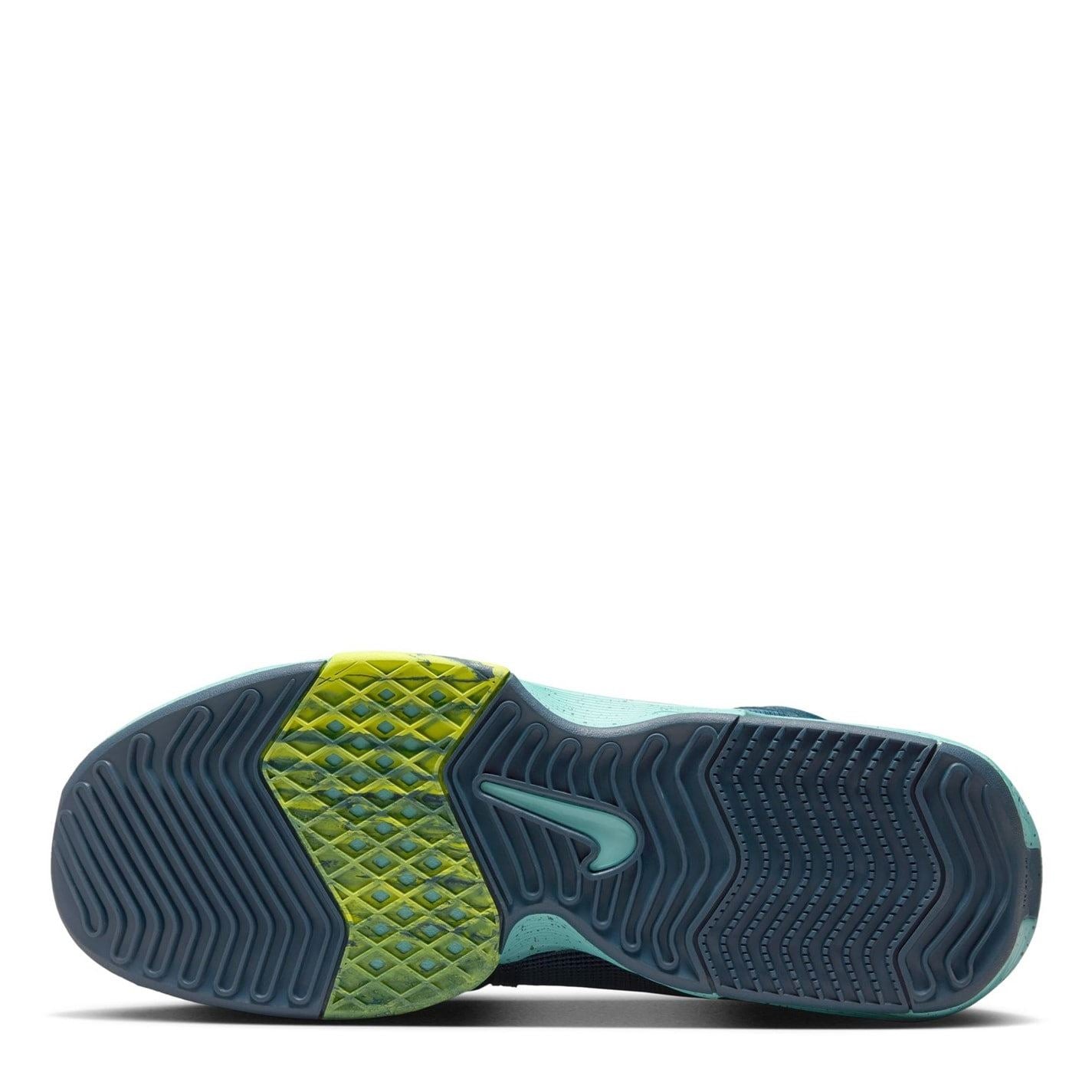 Nike Lebron Witness VIII Mid Top Basketball Sneakers