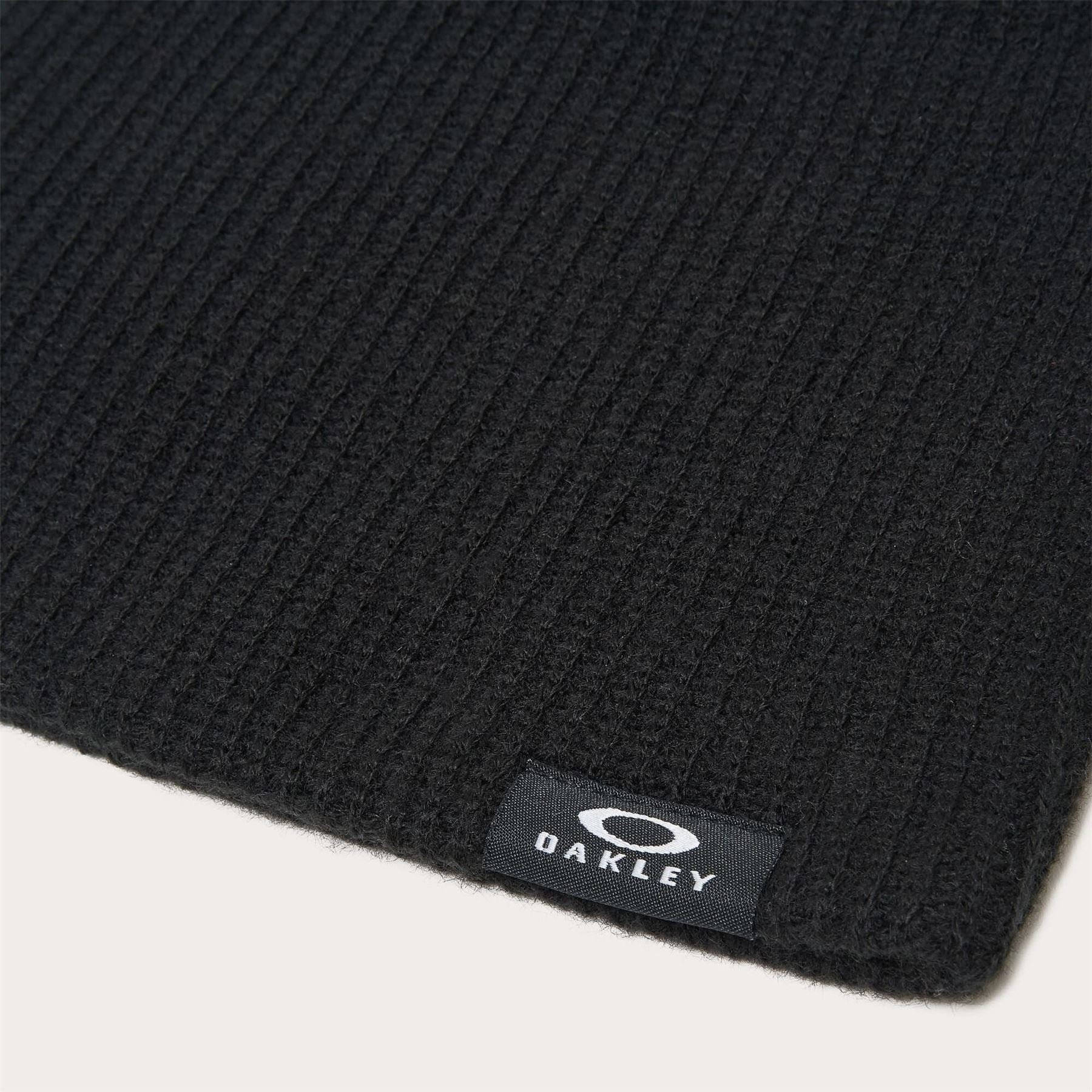 Oakley 
Ribbed Patterned Backbone Winter Beanie