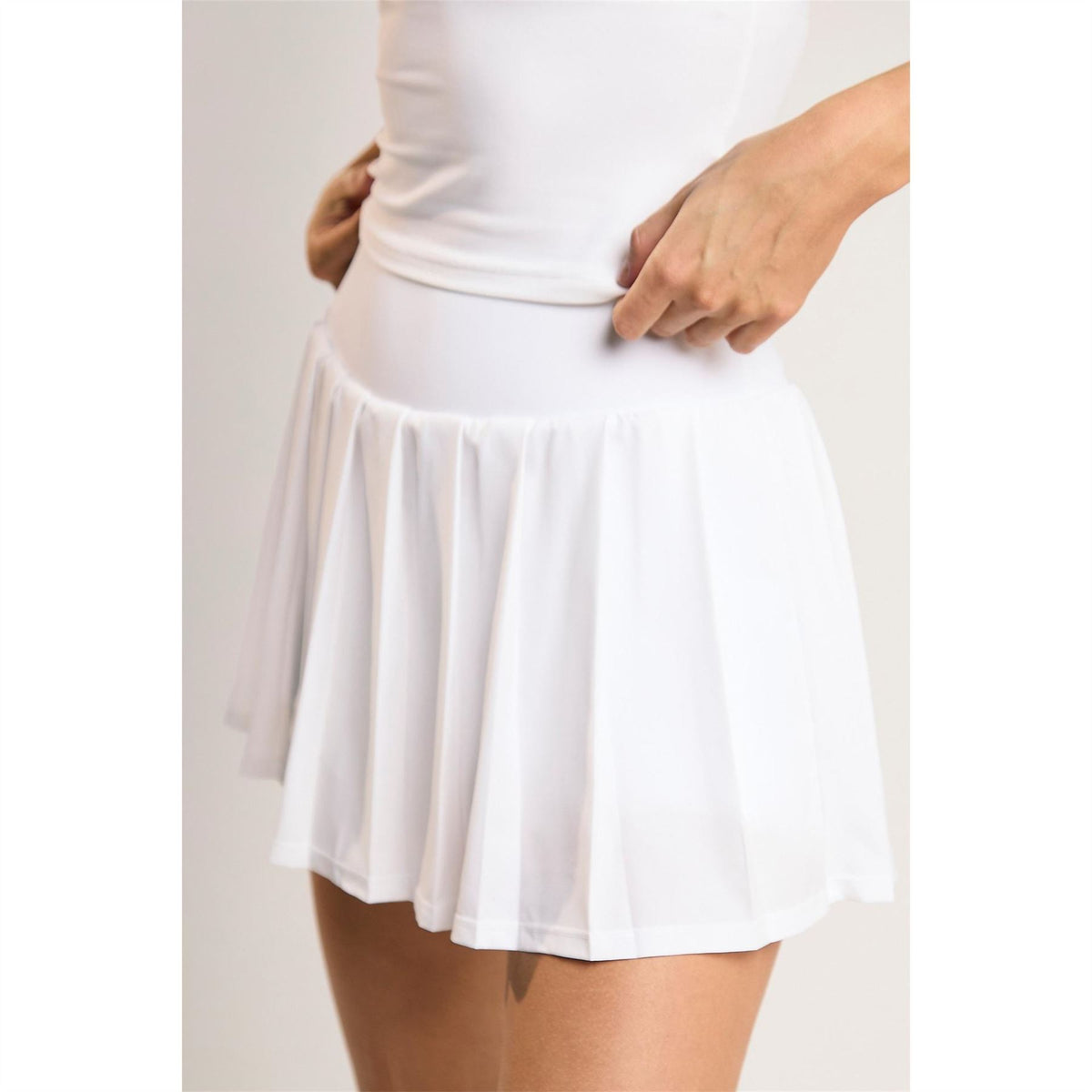 Agon White  Scoop Neck Crop Top