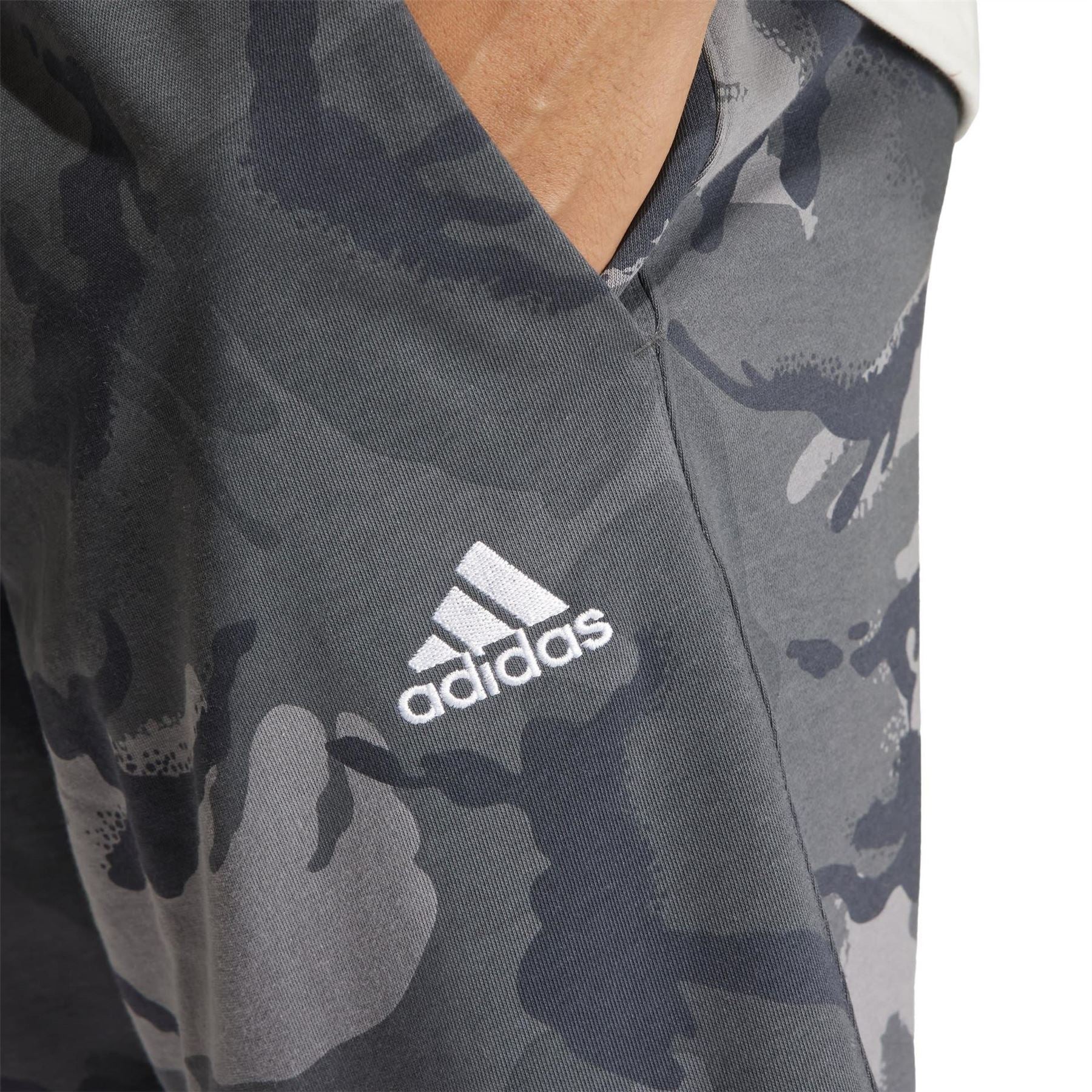 adidas Mens M Bl Camo Shorts Jogger Shorts