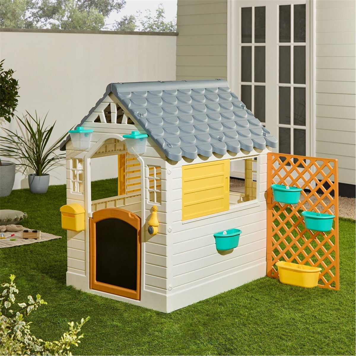 Dolu Garden Playhouse