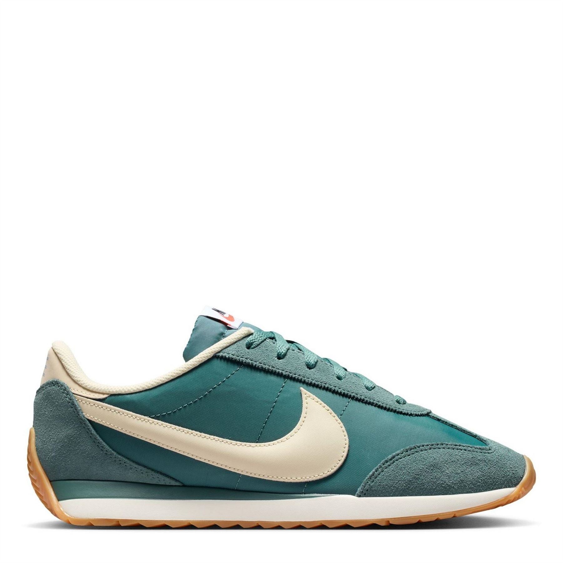 Nike Low Heel Round Toe Low Top Sneakers