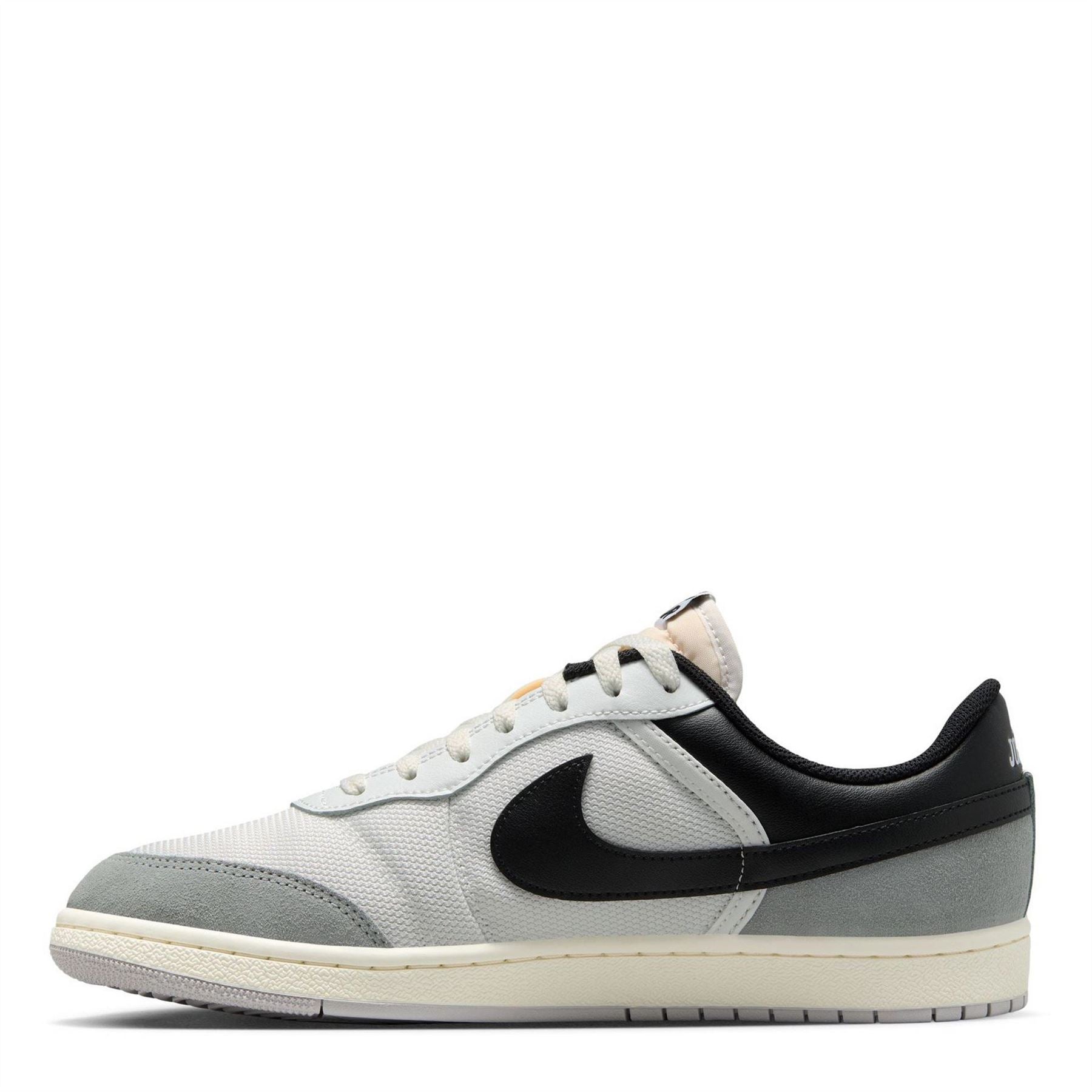 Air Jordan Skyline Sn62 Lace-Up Low Top Sneakers