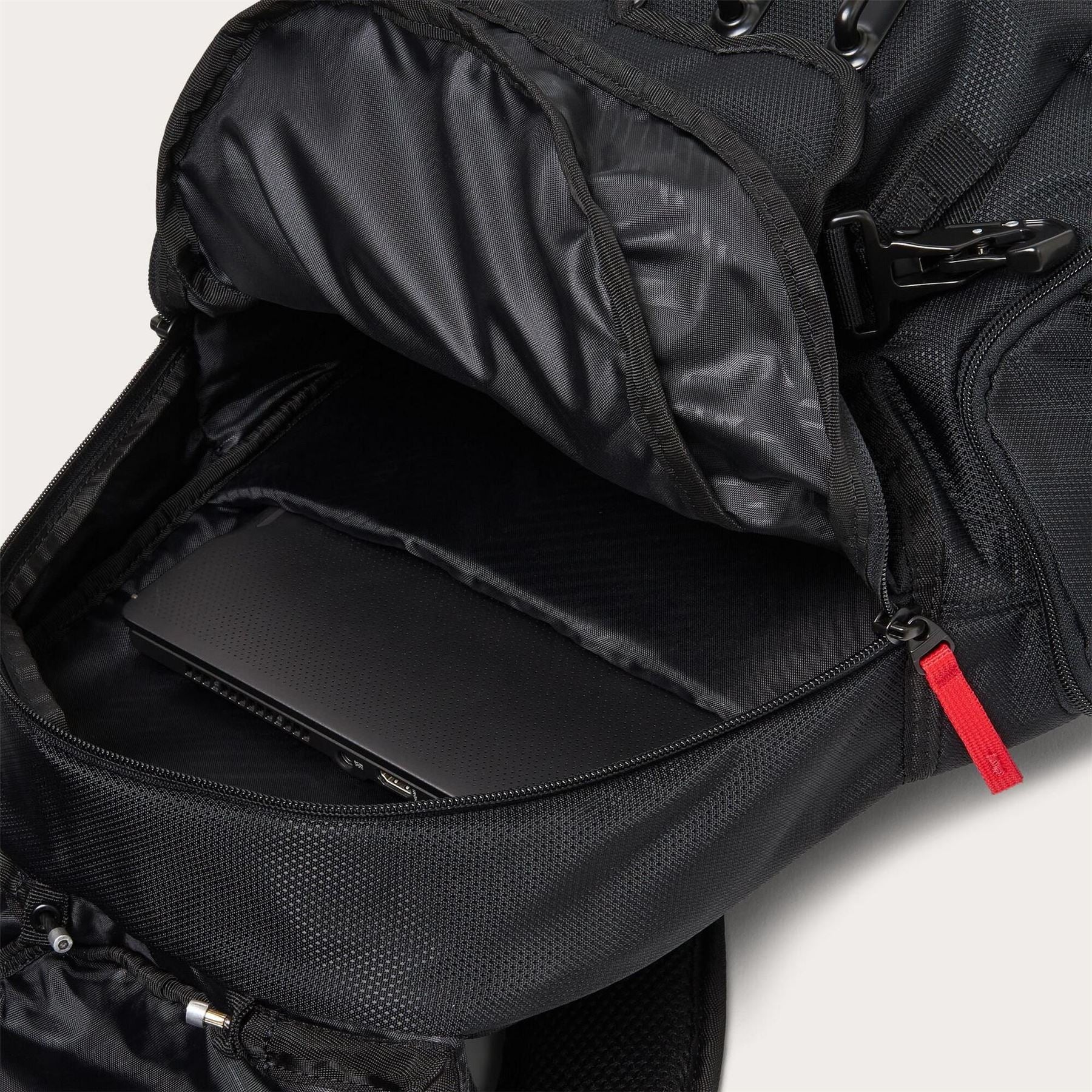 Oakley Bathroom Sink Backpack